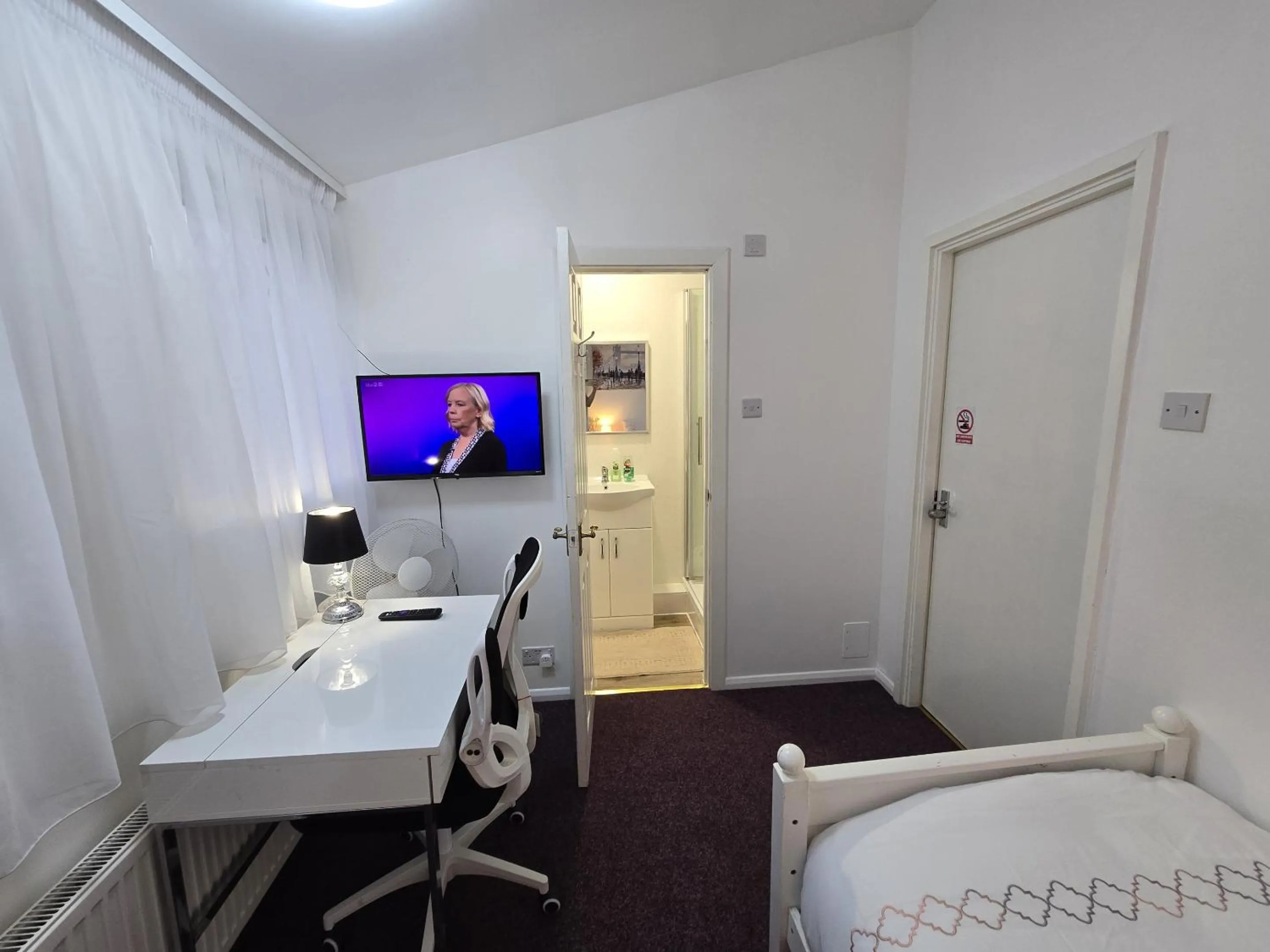 Bedroom, Bed in London Marylebone Grendon rooms