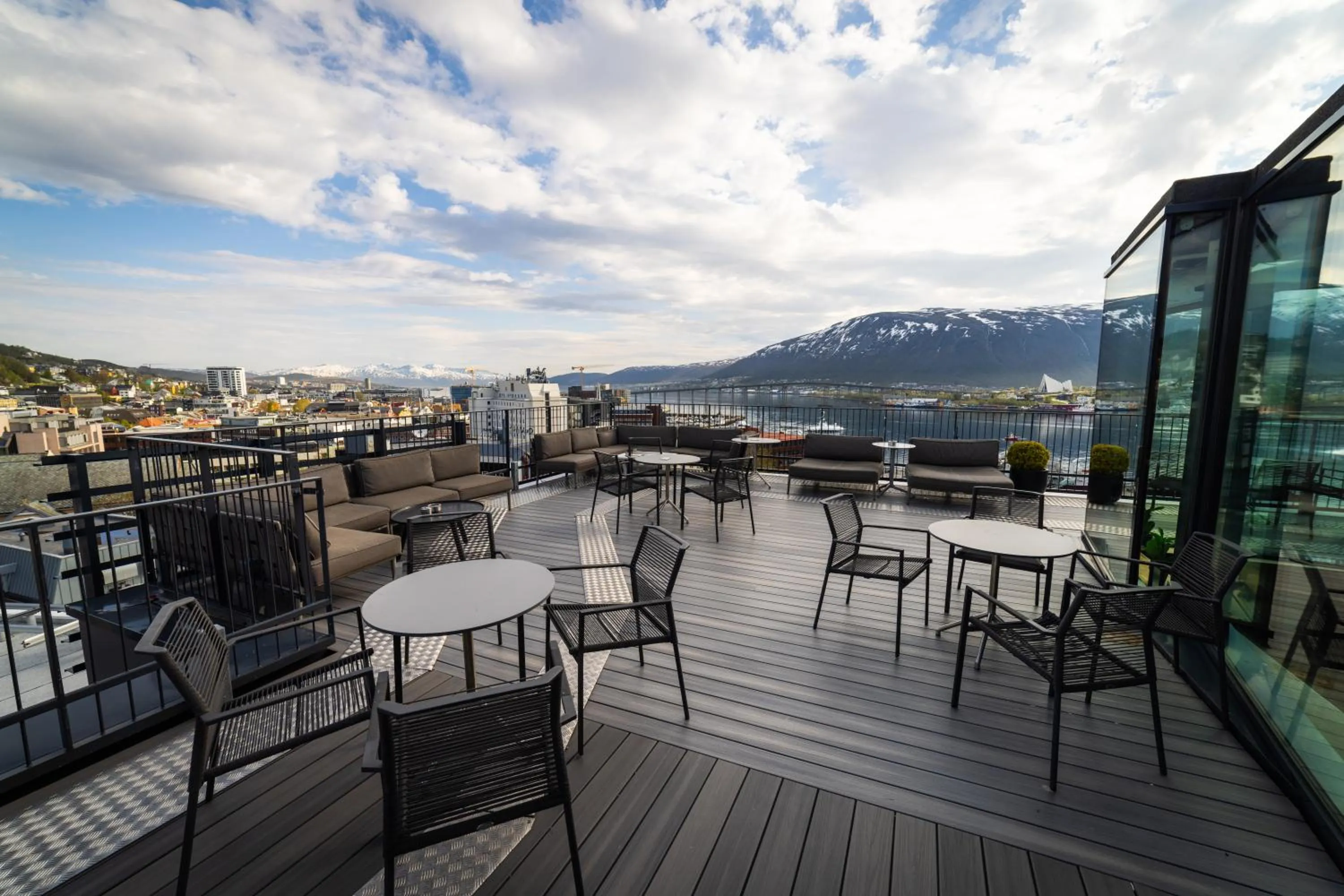 Patio in Clarion Hotel The Edge