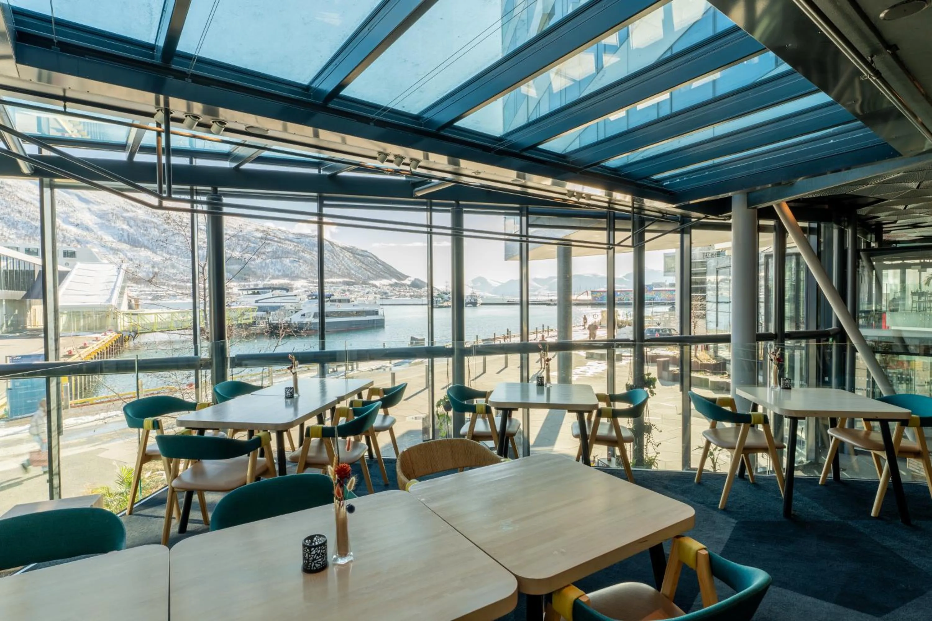 Restaurant/places to eat in Clarion Hotel The Edge