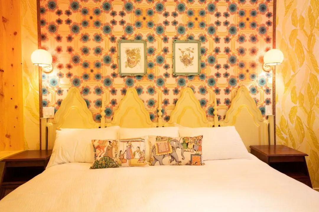 Bed in Motel Chelsea