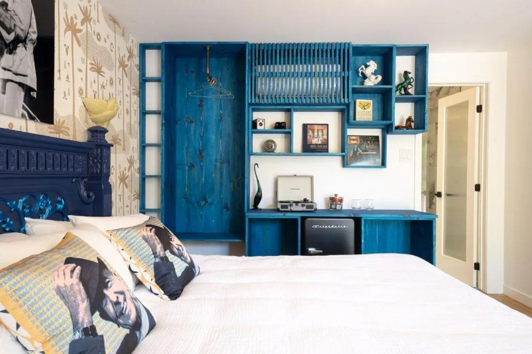 Bed in Motel Chelsea