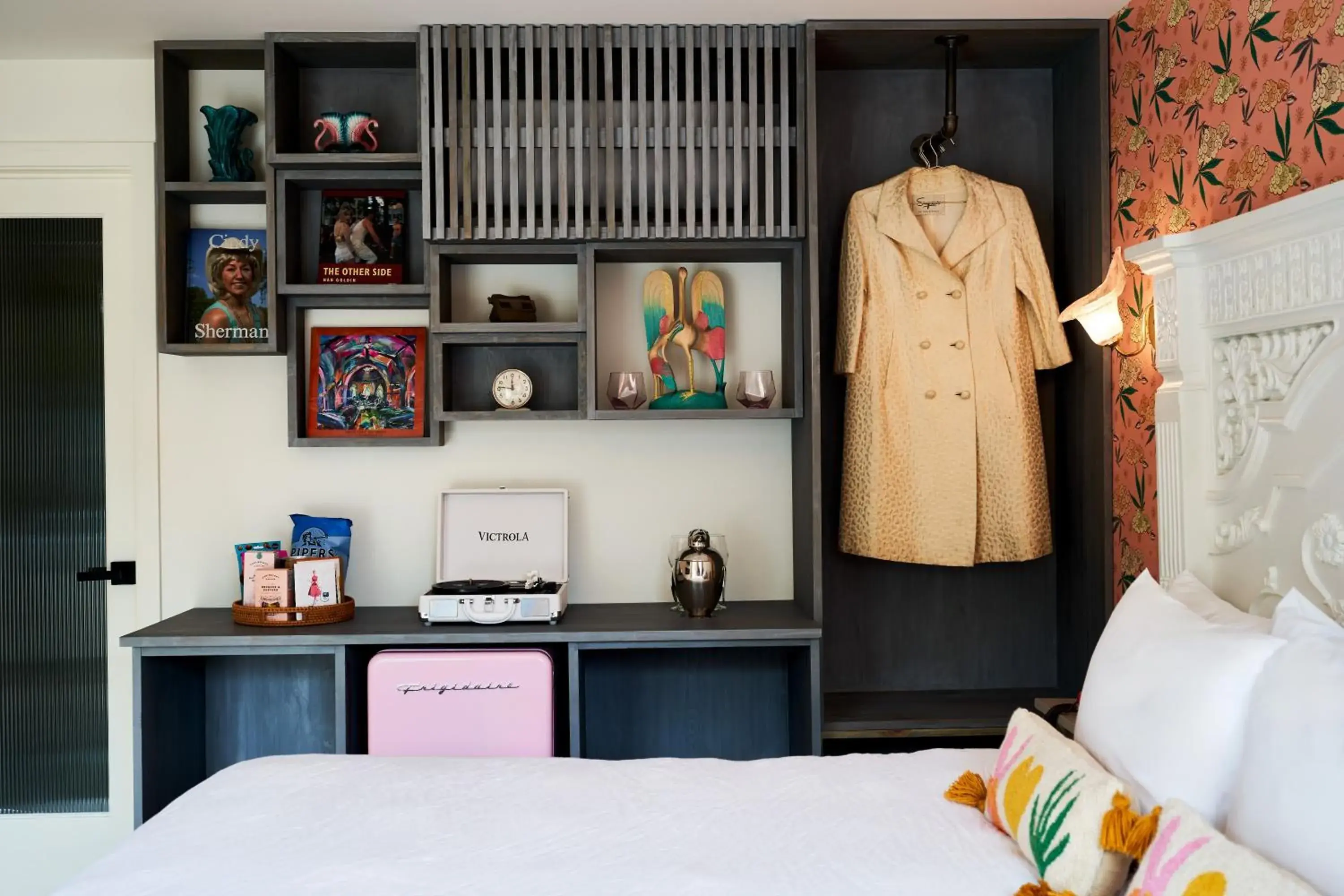 The Flamingo in Motel Chelsea The Flamingo in Motel Chelsea