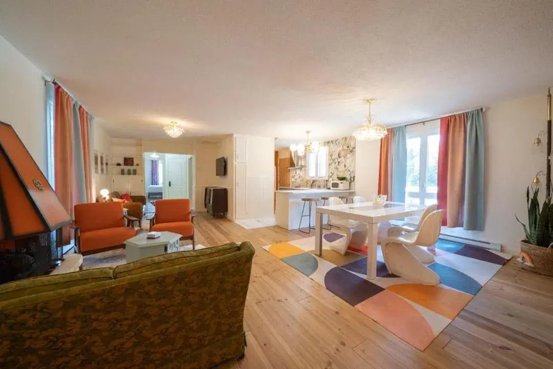 Route 105 in Motel Chelsea Route 105 in Motel Chelsea