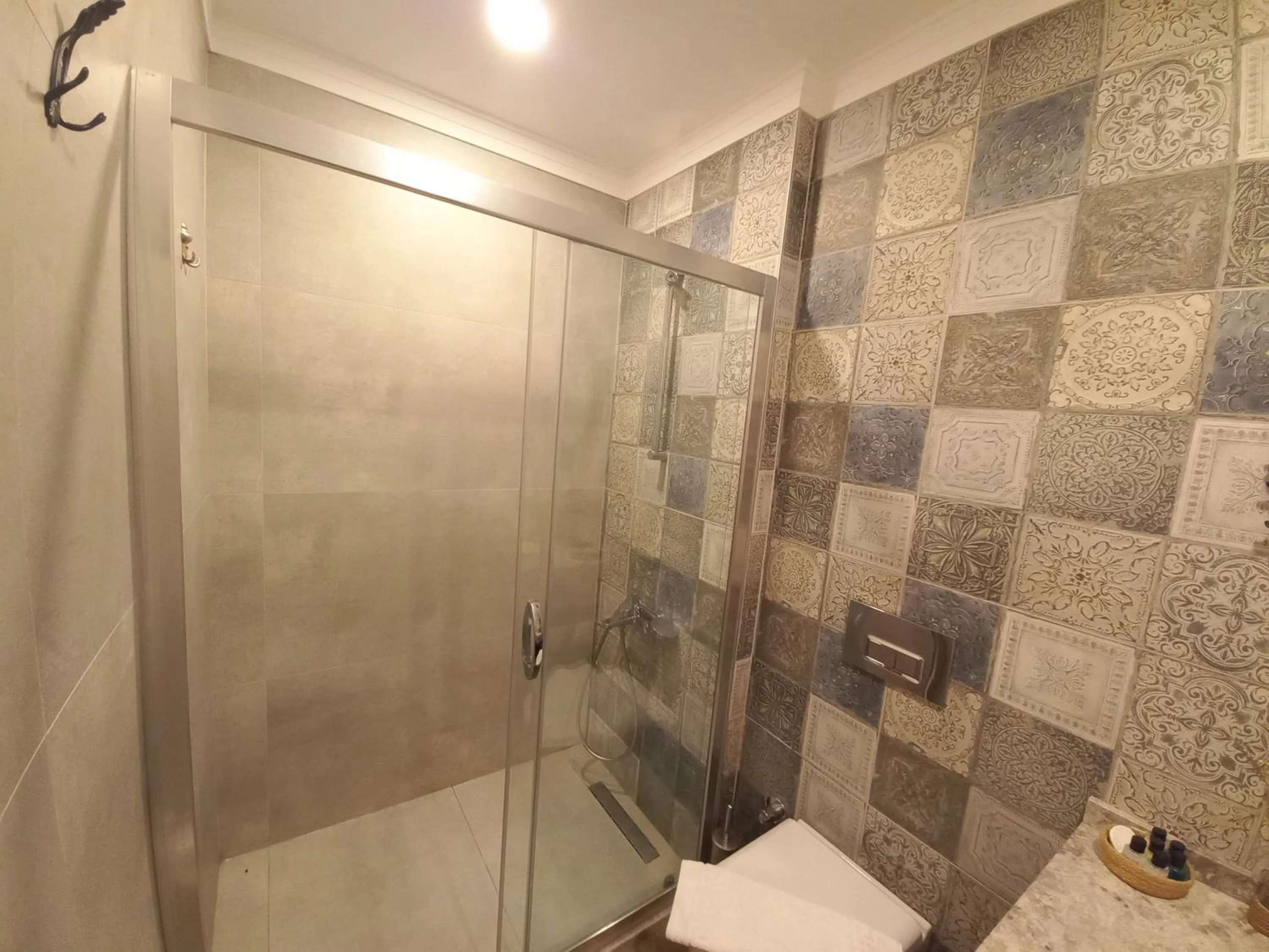 Shower in Chloe hotel Alacati