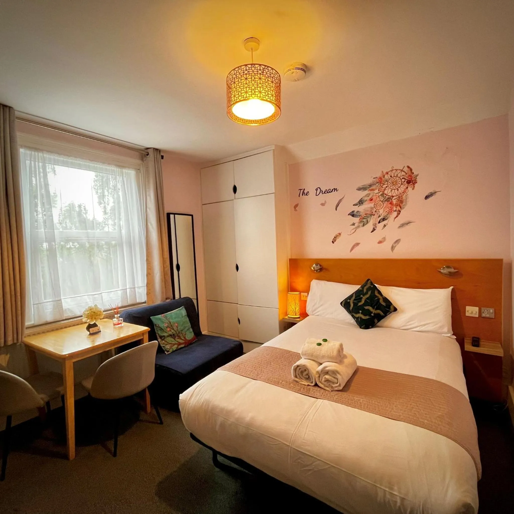 Photo of the whole room, Bed in The ULH