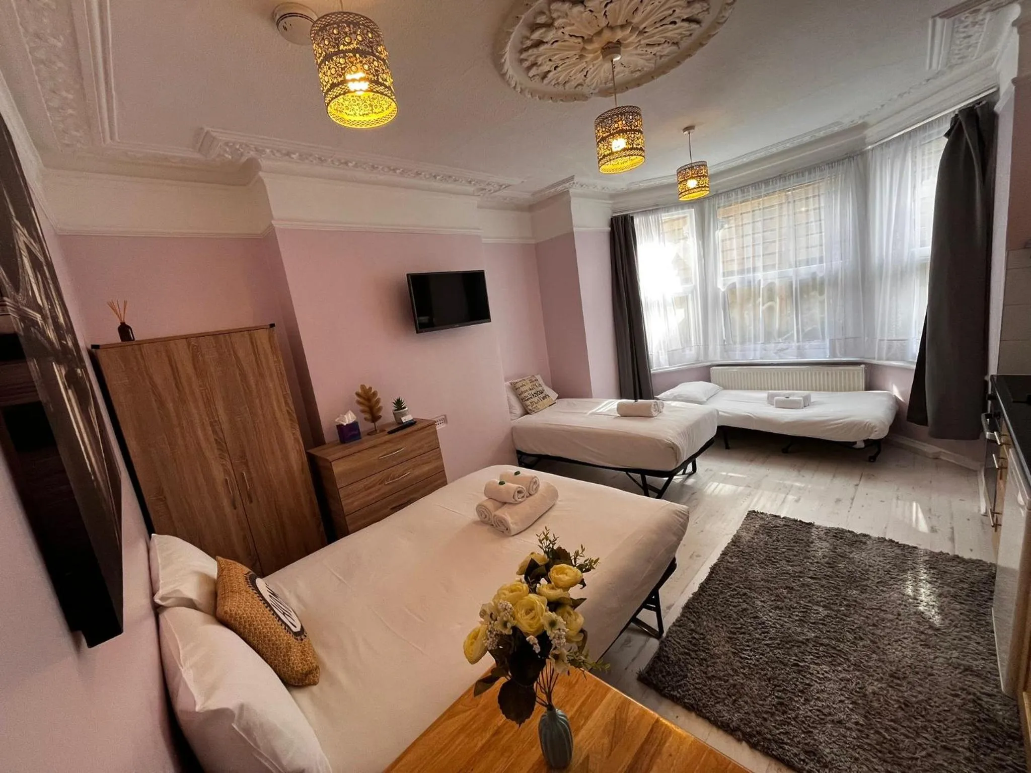 Photo of the whole room, Bed in The ULH