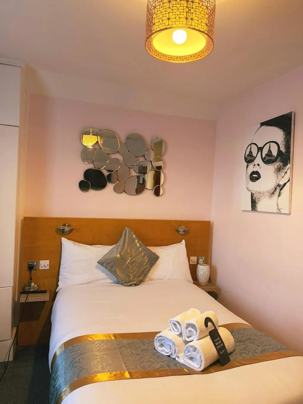 Bed in United Lodge Hotel