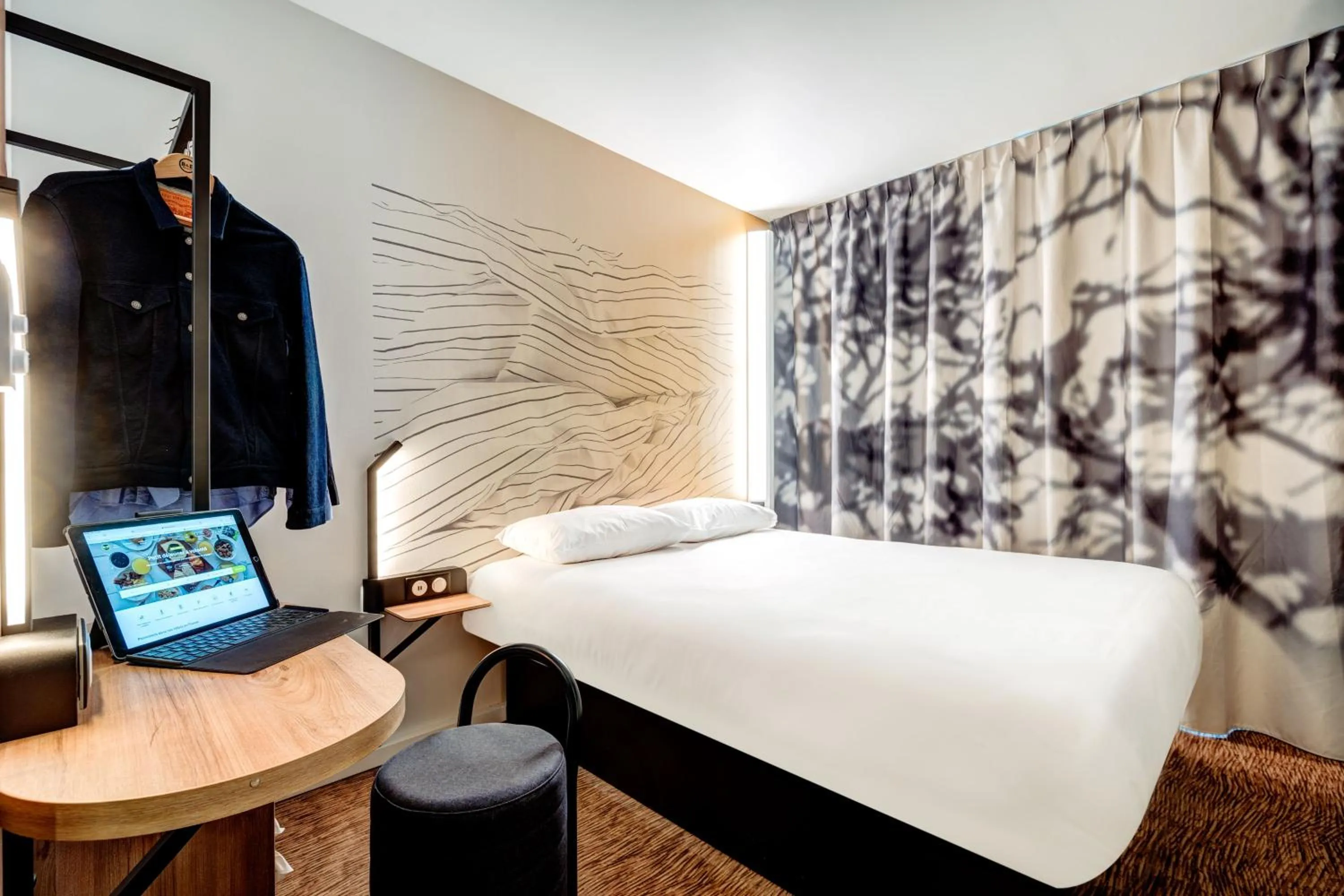 Bedroom, Bed in B&B HOTEL Paris Ivry Quai de Seine