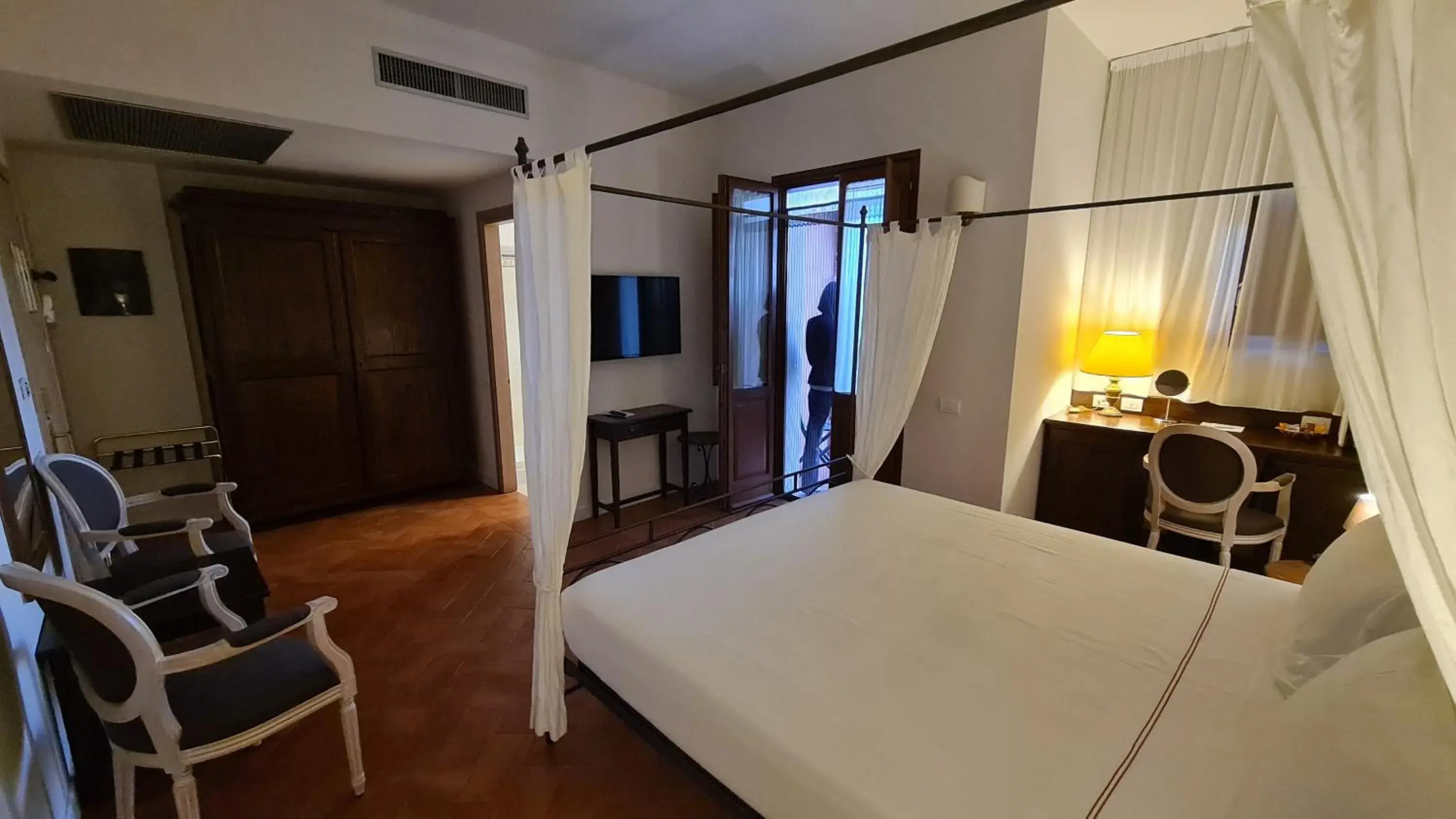 Deluxe Double Room in Saturnia Tuscany Hotel Deluxe Double Room in Saturnia Tuscany Hotel