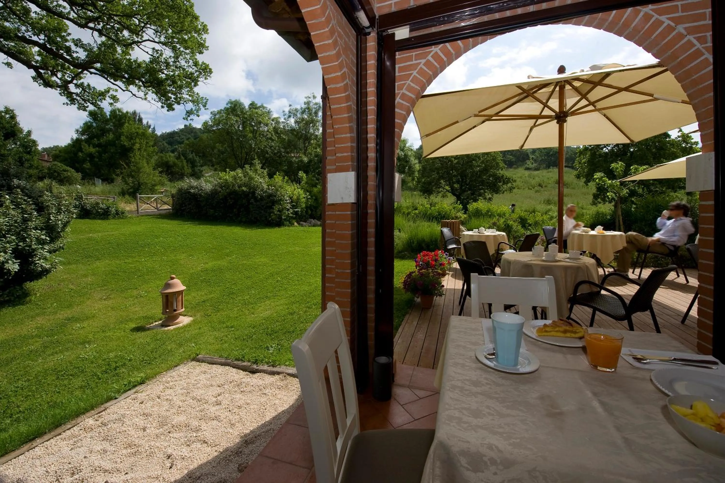 On-site shops in Saturnia Tuscany Hotel