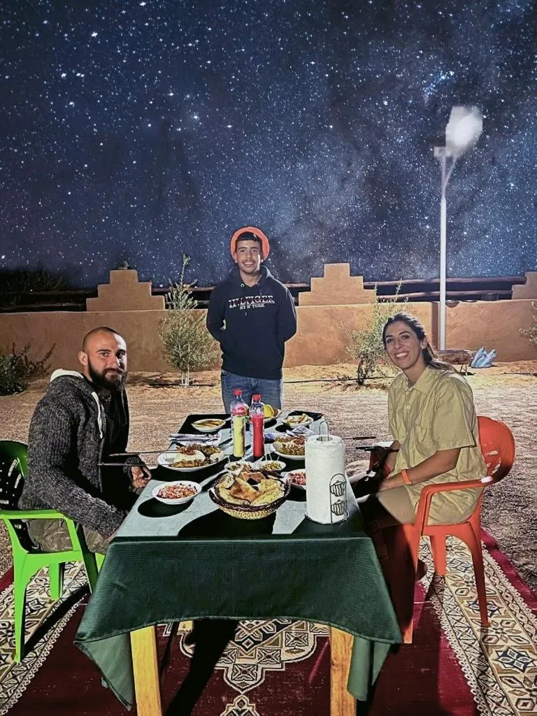 Night in Café restaurante shelter calm life