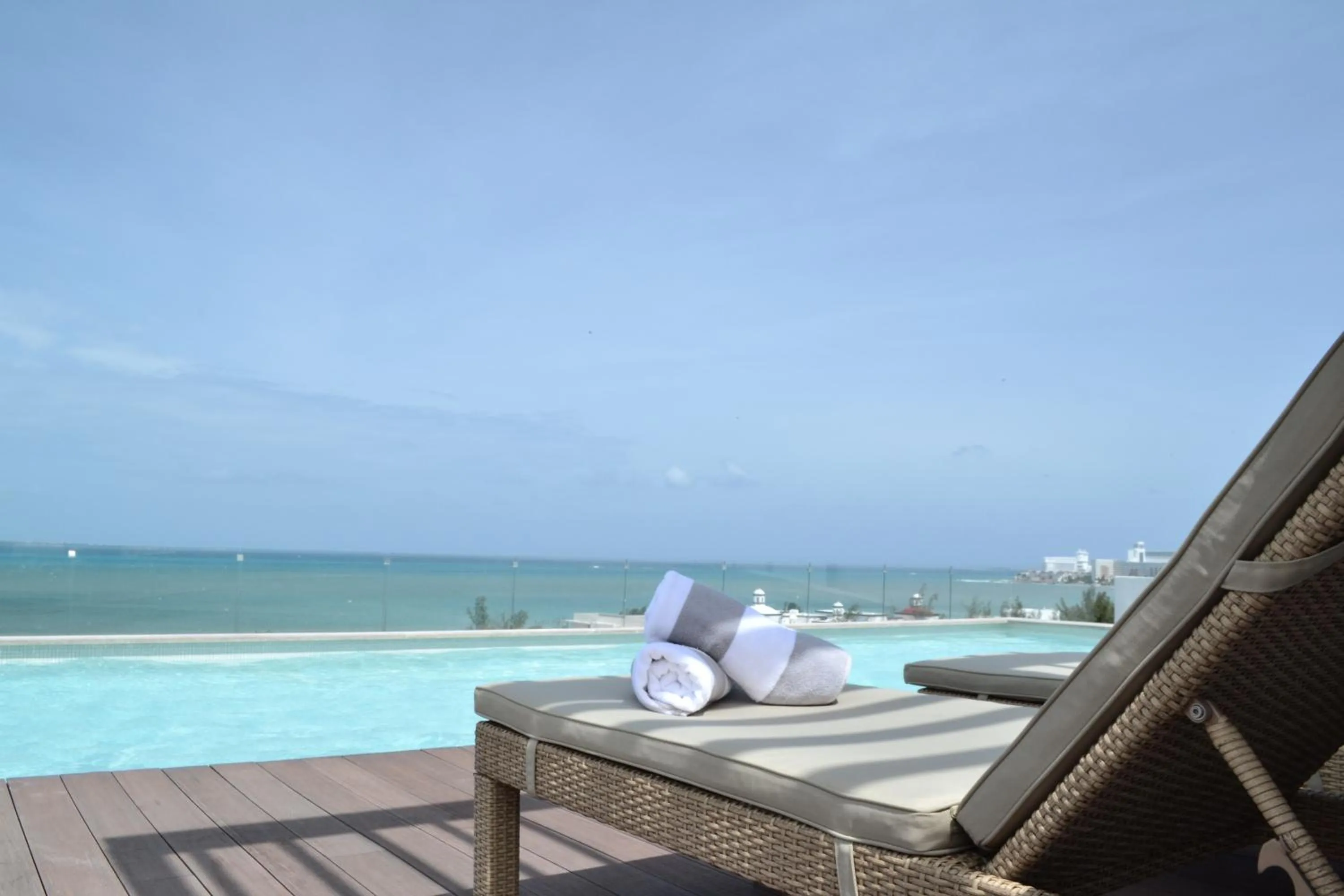 Swimming pool in Estudio Neen Zona Hotelera