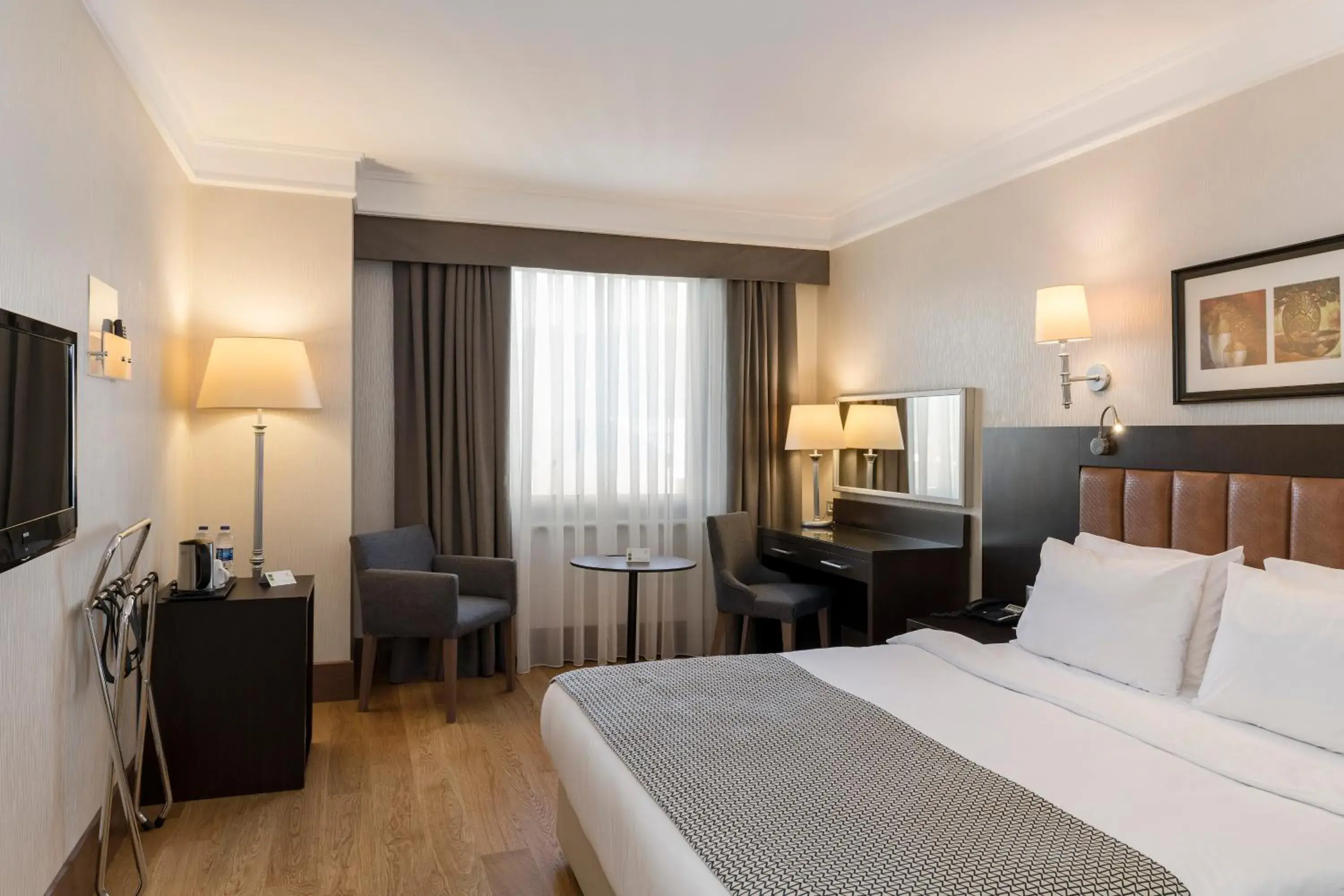 Standard Queen Room in Holiday Inn Istanbul Old City by IHG Standard Queen Room in Holiday Inn Istanbul Old City by IHG