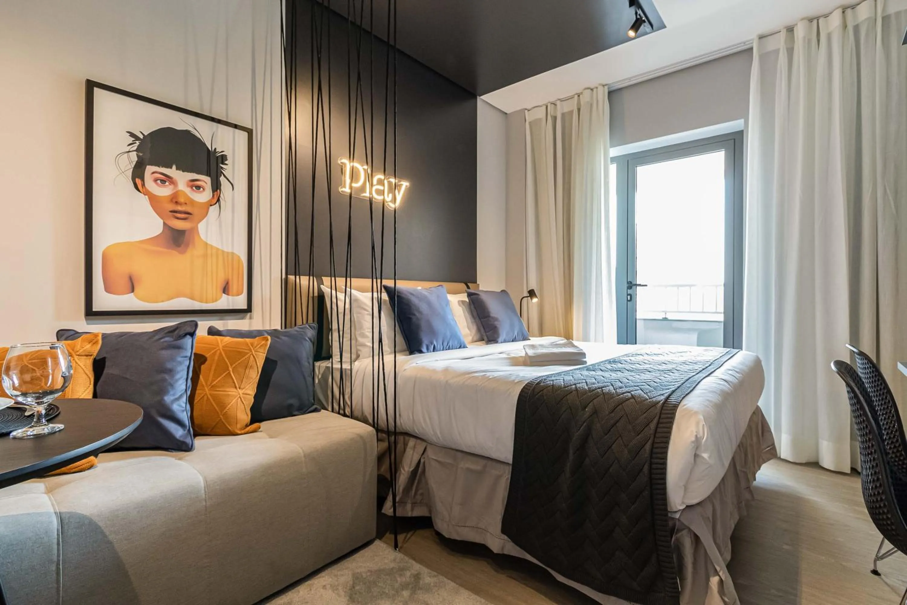 Photo of the whole room, Bed in Charlie Houx - Studios Super Confortáveis em Pinheiros ao lado do metrô e a poucos passos da Faria Lima