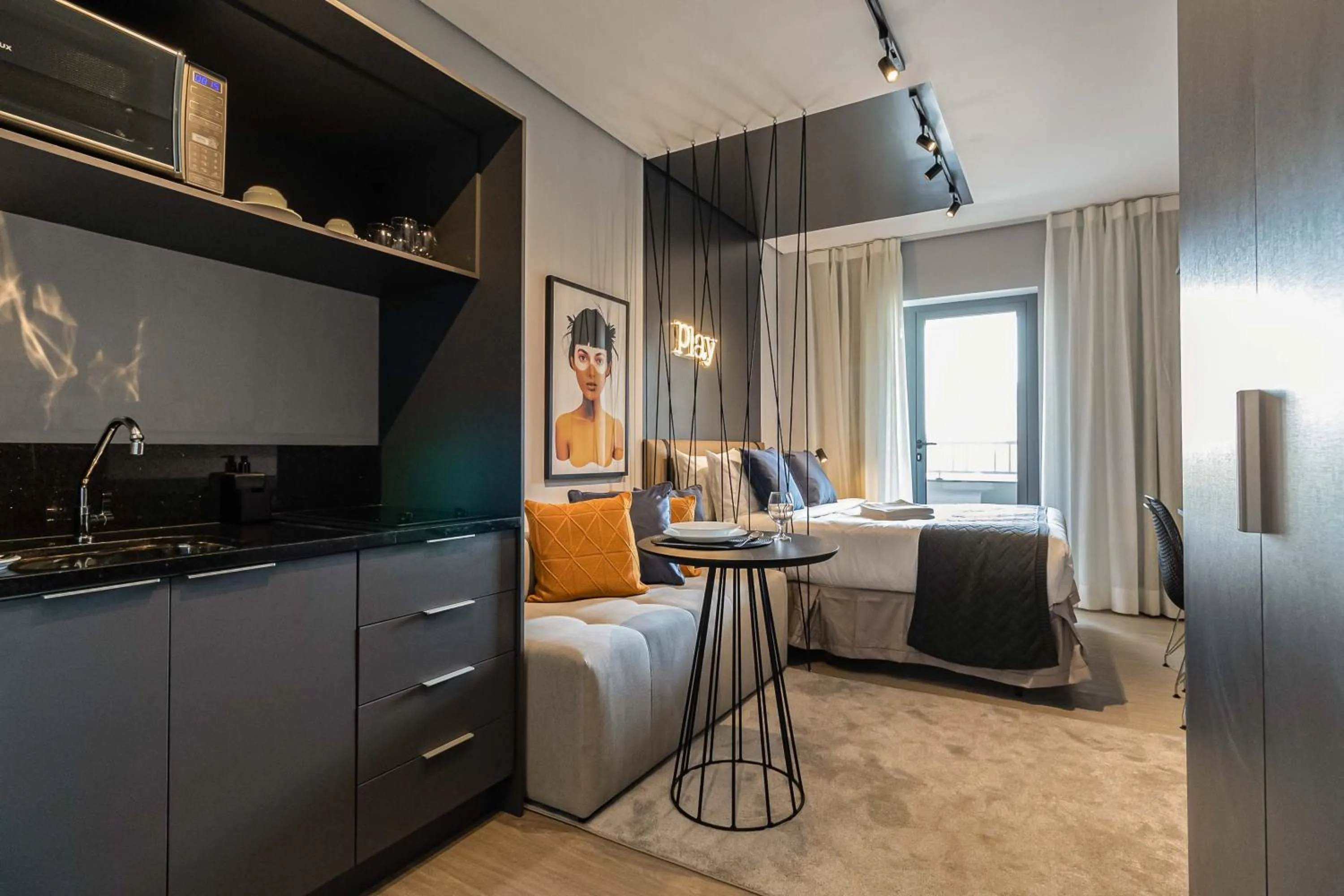 Photo of the whole room in Charlie Houx - Studios Super Confortáveis em Pinheiros ao lado do metrô e a poucos passos da Faria Lima