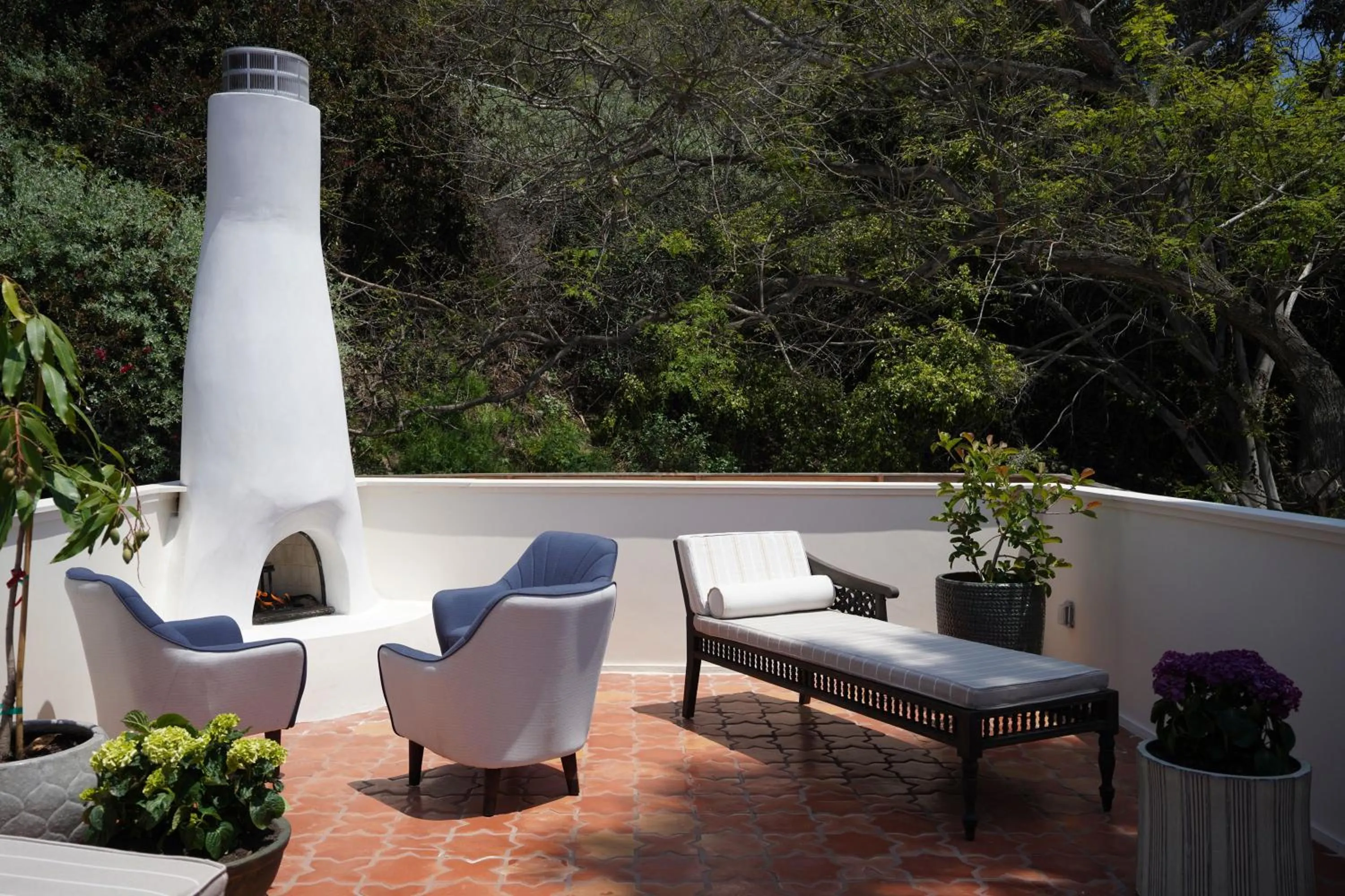Patio in El Caminante Bar & Bungalows
