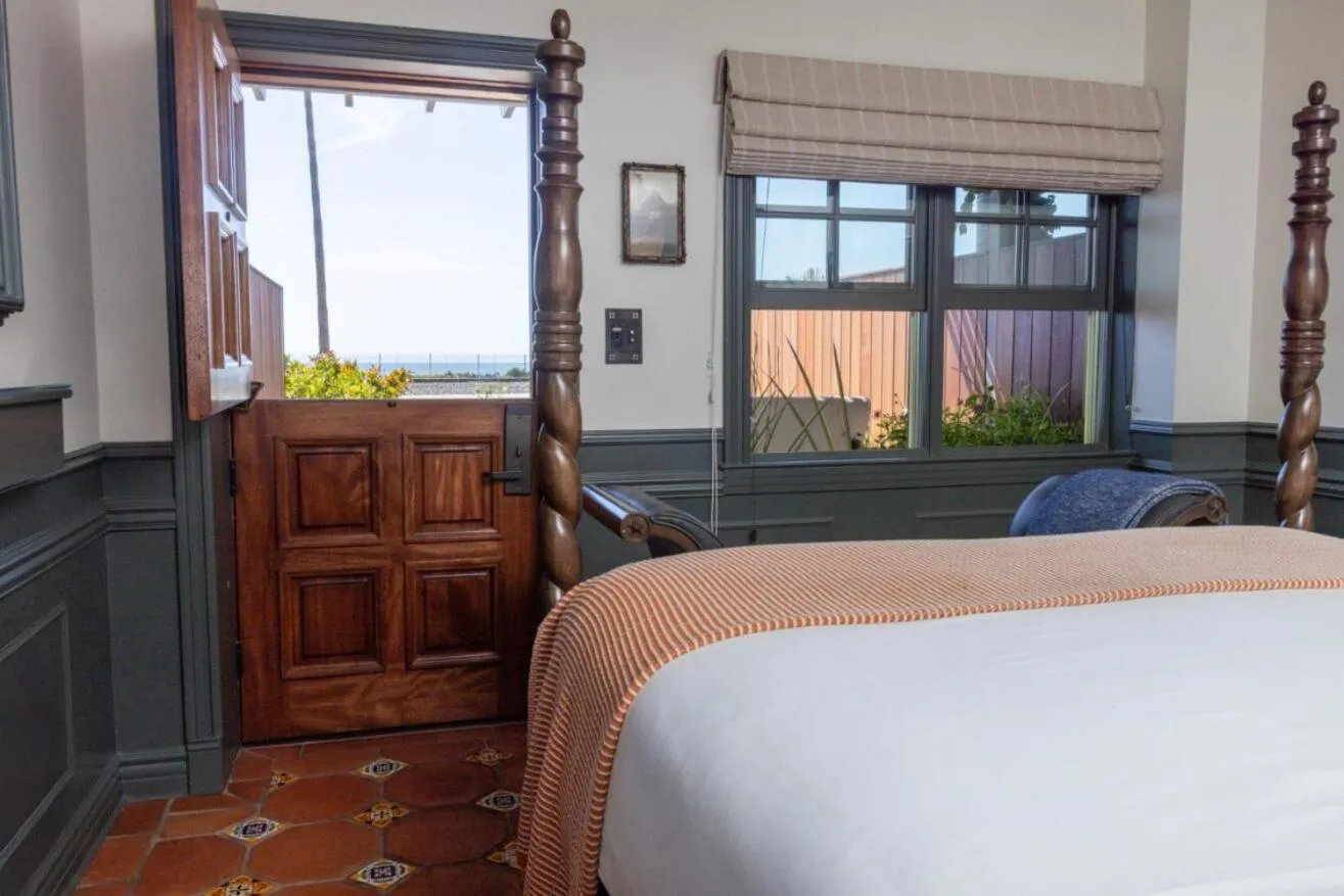 Photo of the whole room, Bed in El Caminante Bar & Bungalows