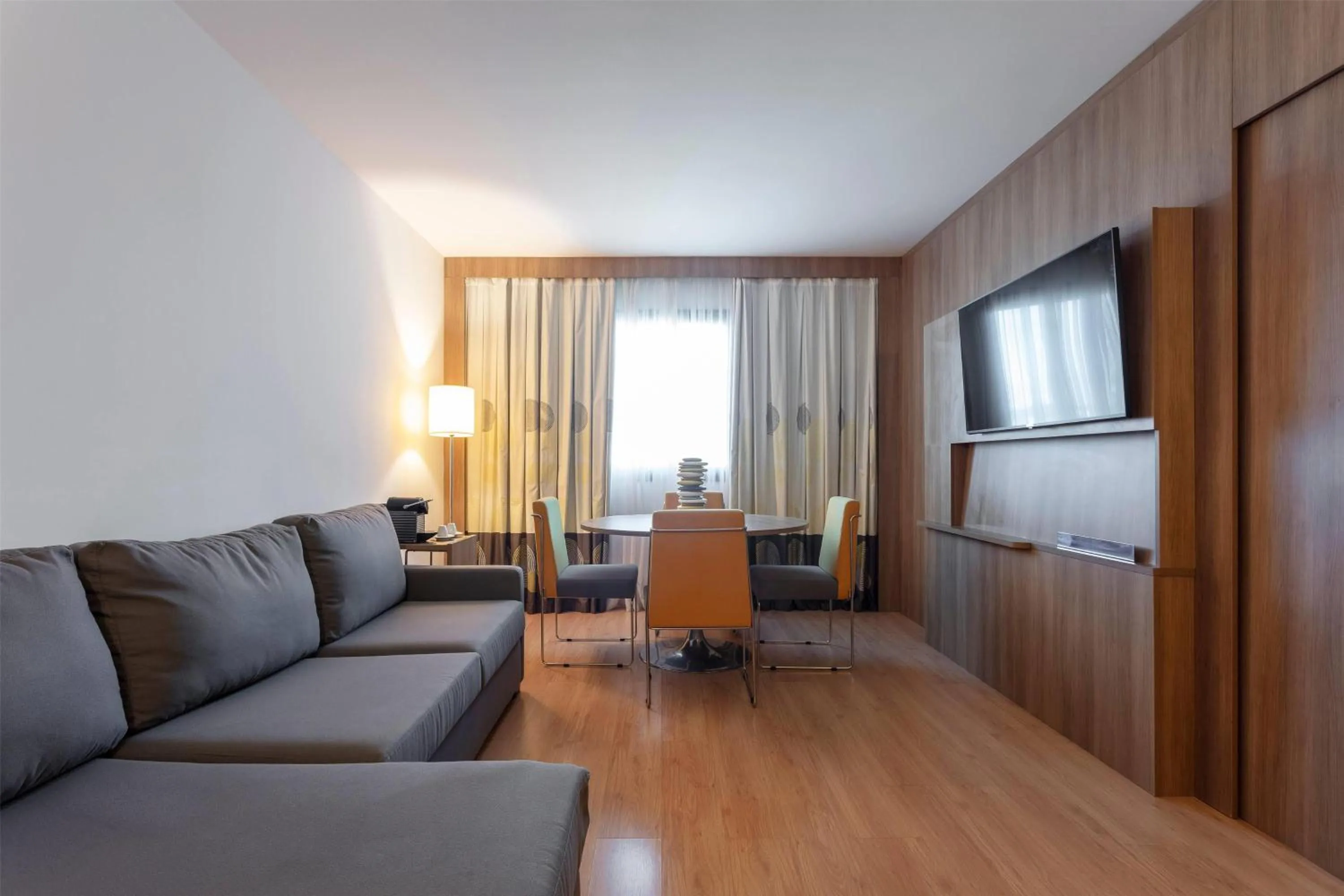 Photo of the whole room in Wyndham Salvador Hangar Aeroporto