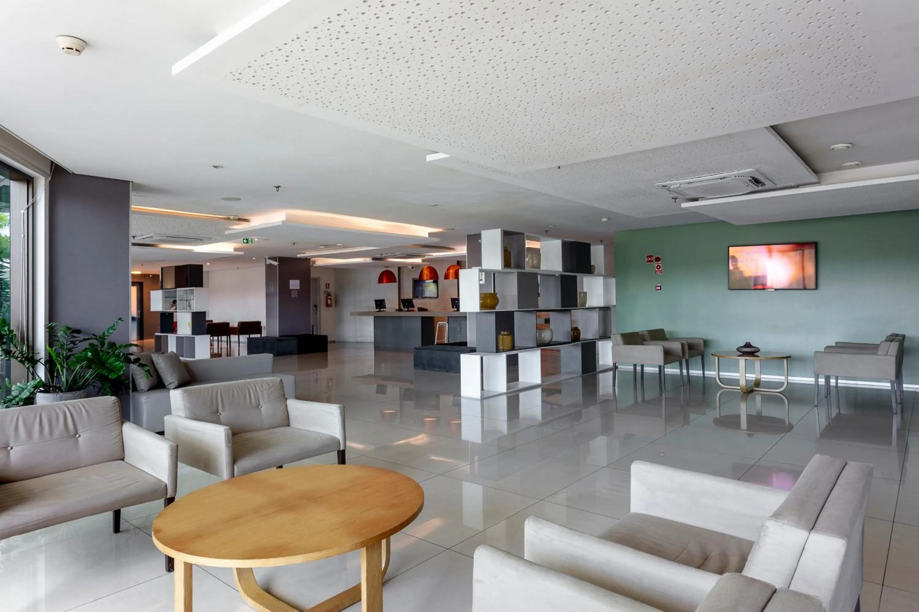 Lobby or reception in Wyndham Salvador Hangar Aeroporto