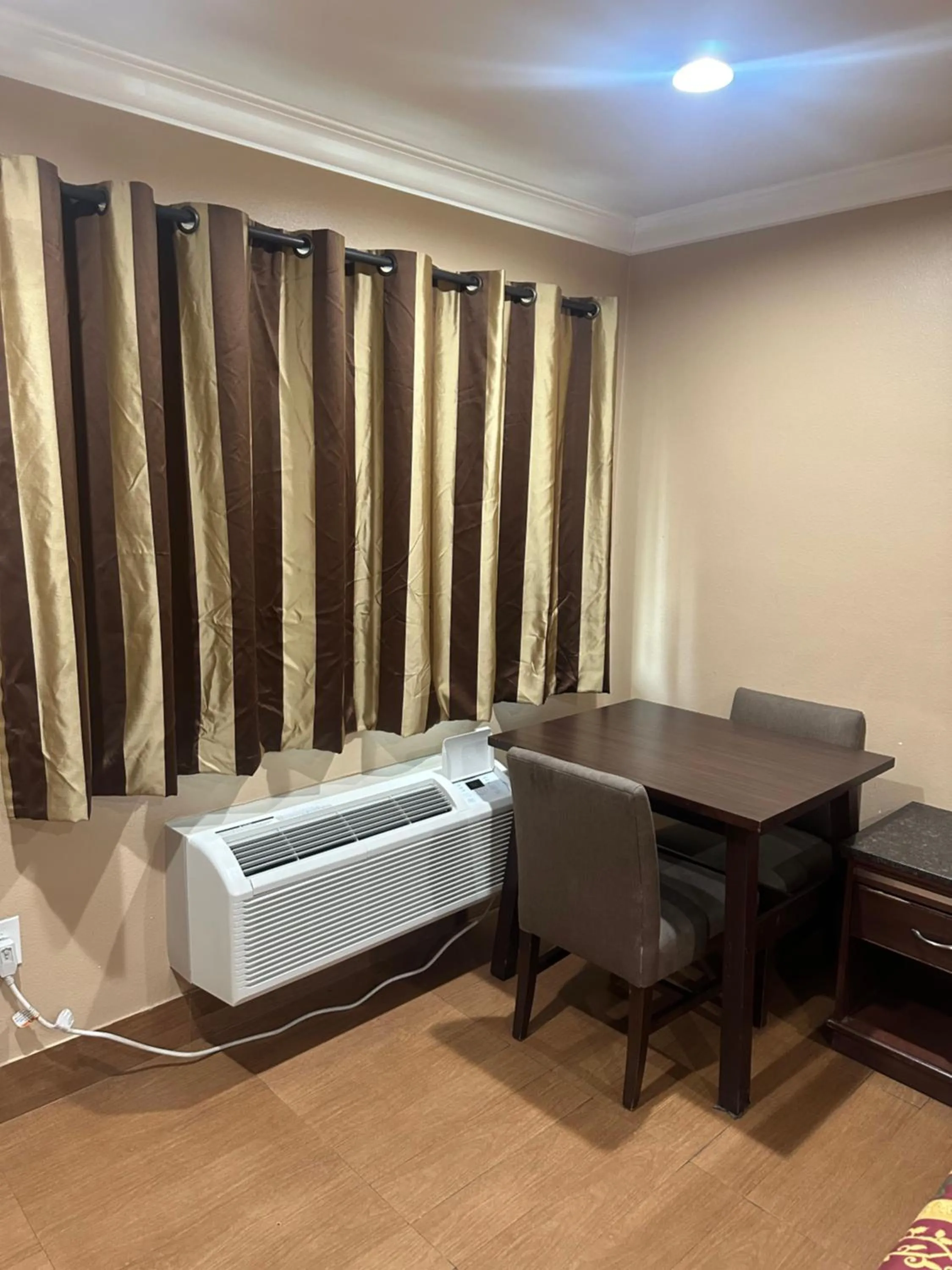 Photo of the whole room in Stardust inn