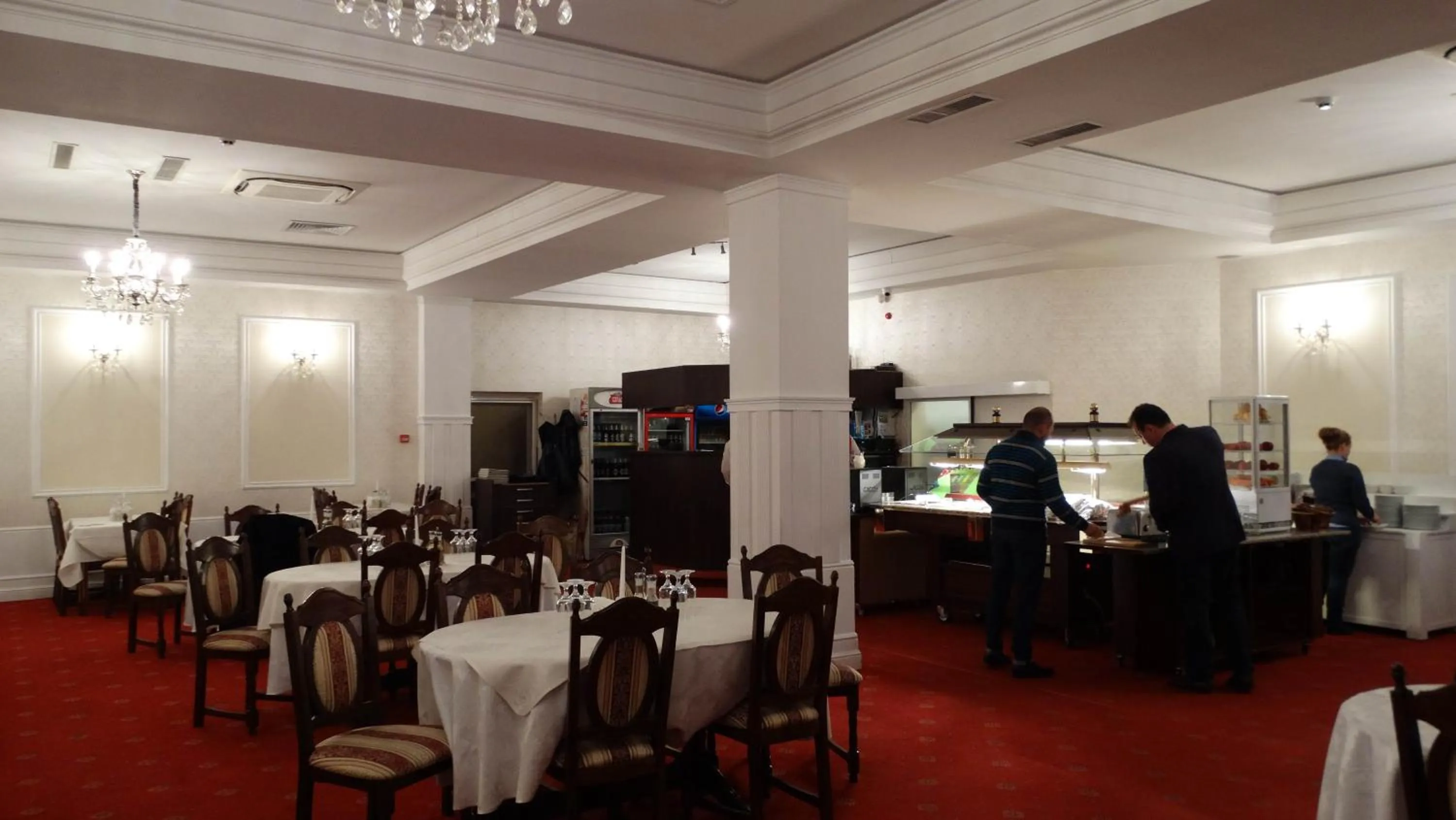 Restaurant/places to eat in Hotel Europa