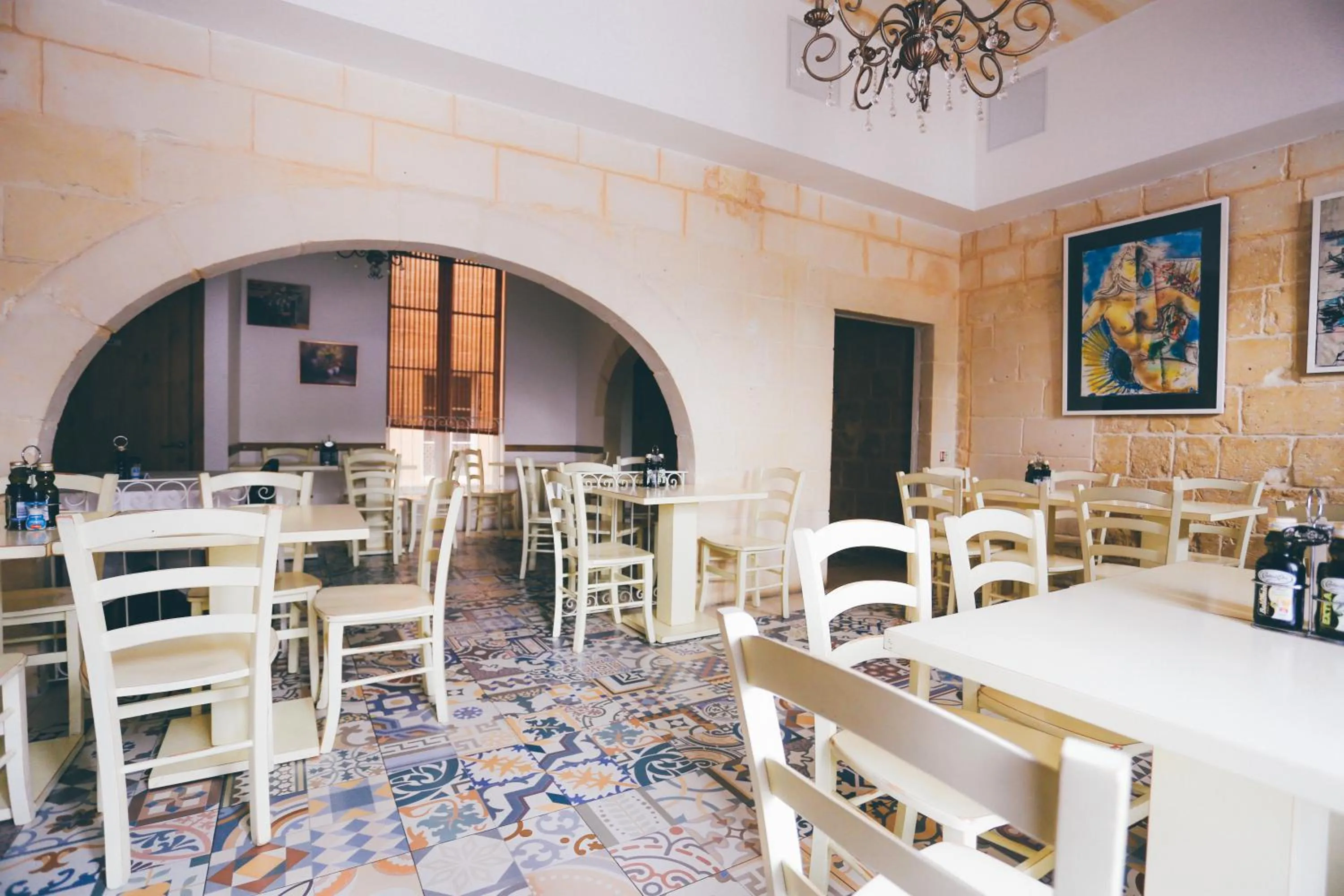 Restaurant/places to eat in Point de vue Guesthouse