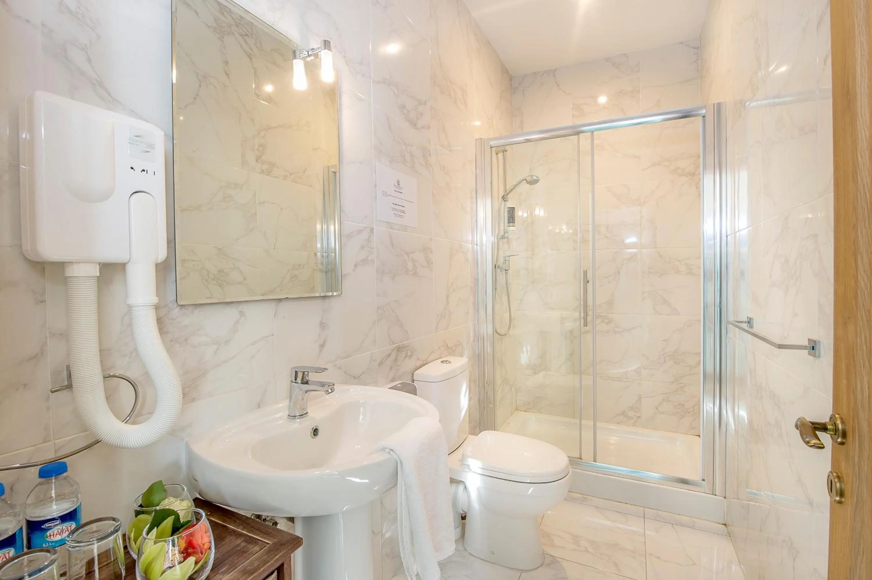 Shower in Point de vue Guesthouse