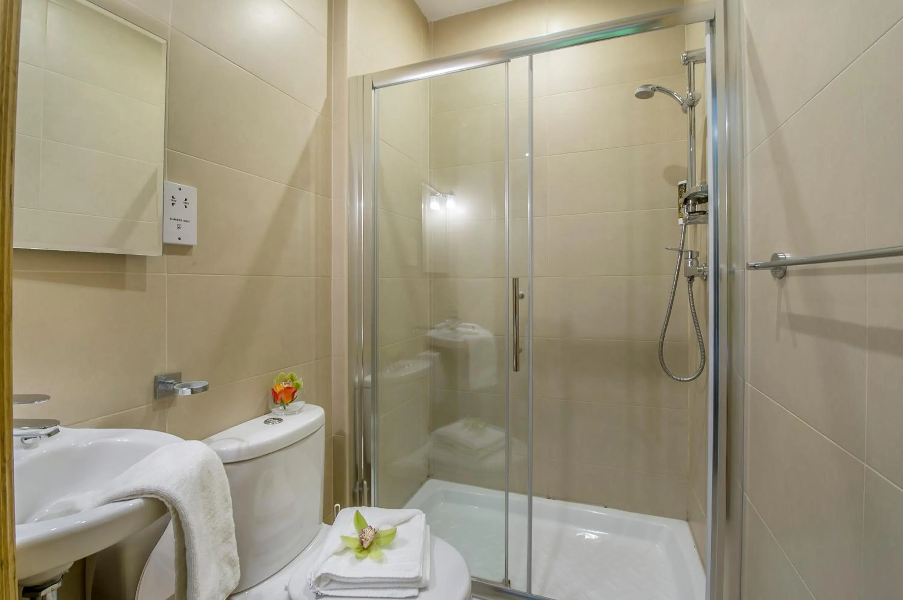 Shower in Point de vue Guesthouse