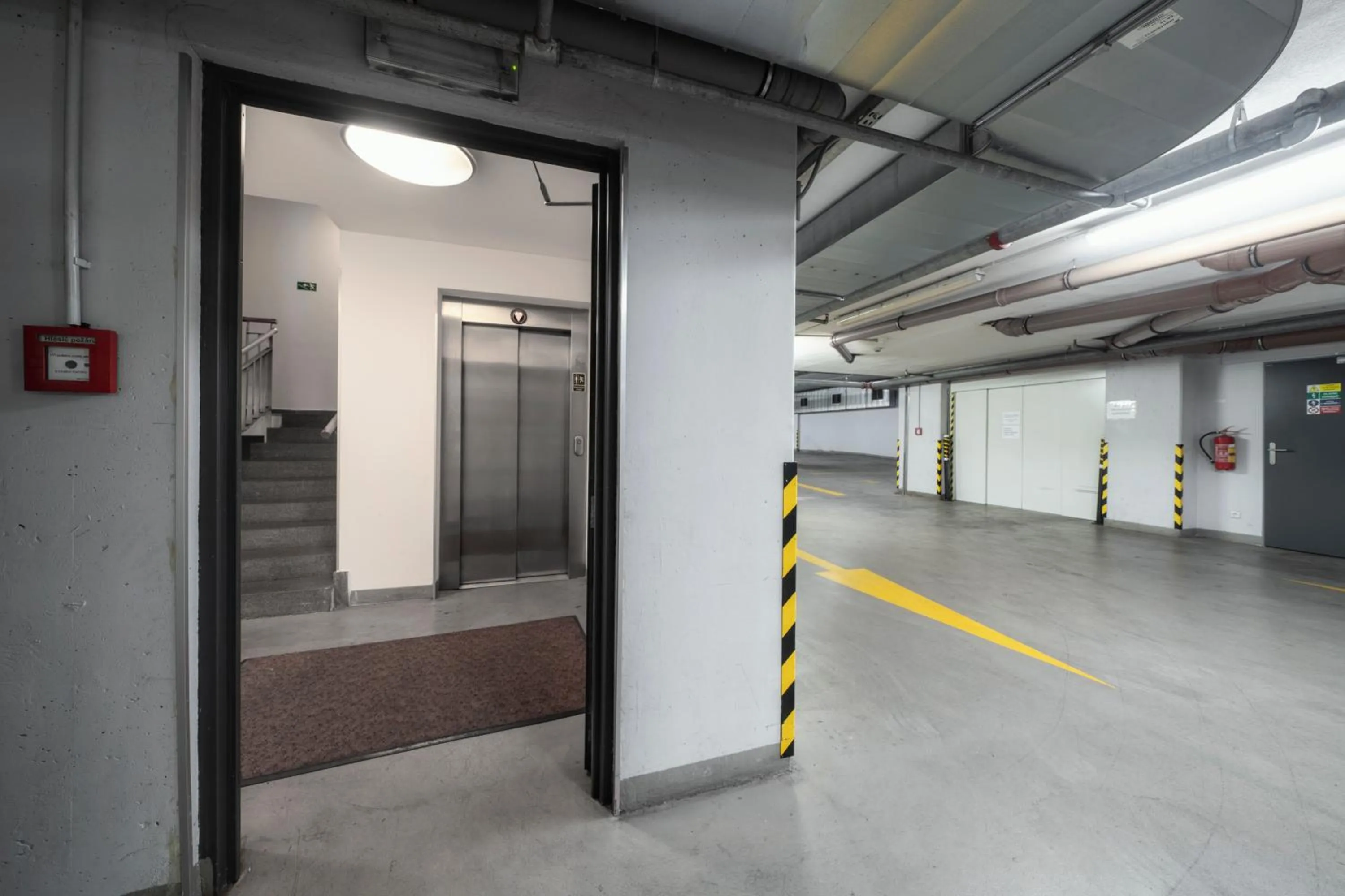 Parking in Hotel Ehrlich Prague