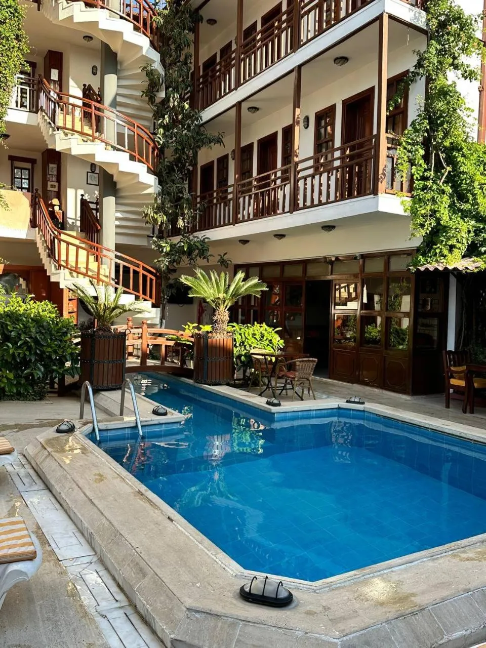 Swimming pool in Hotel Karyatit Kaleici