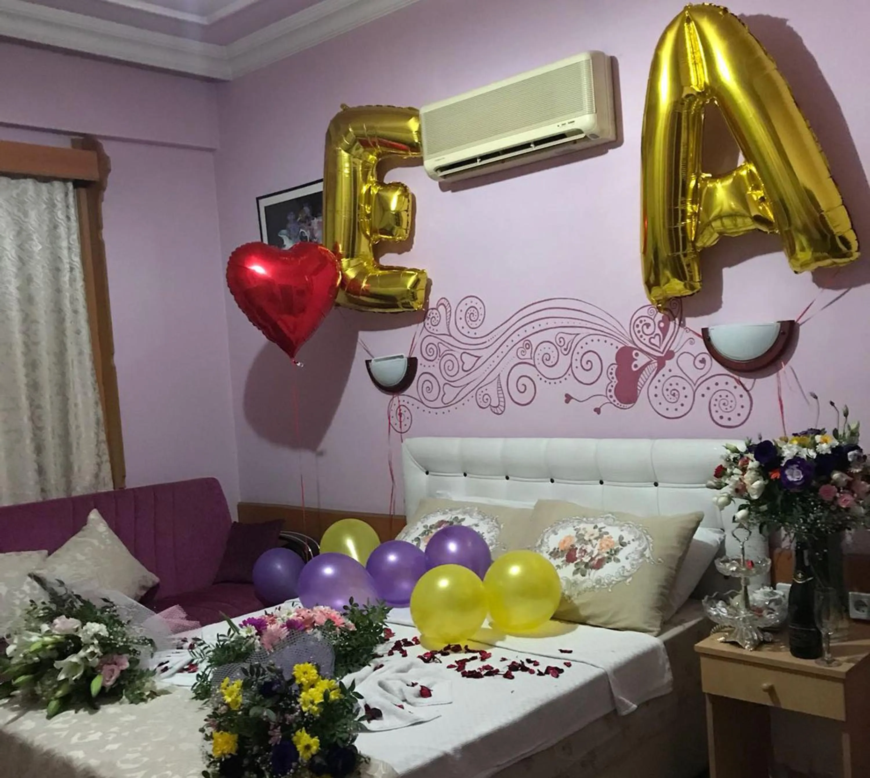 Shower in Hotel Karyatit Kaleici