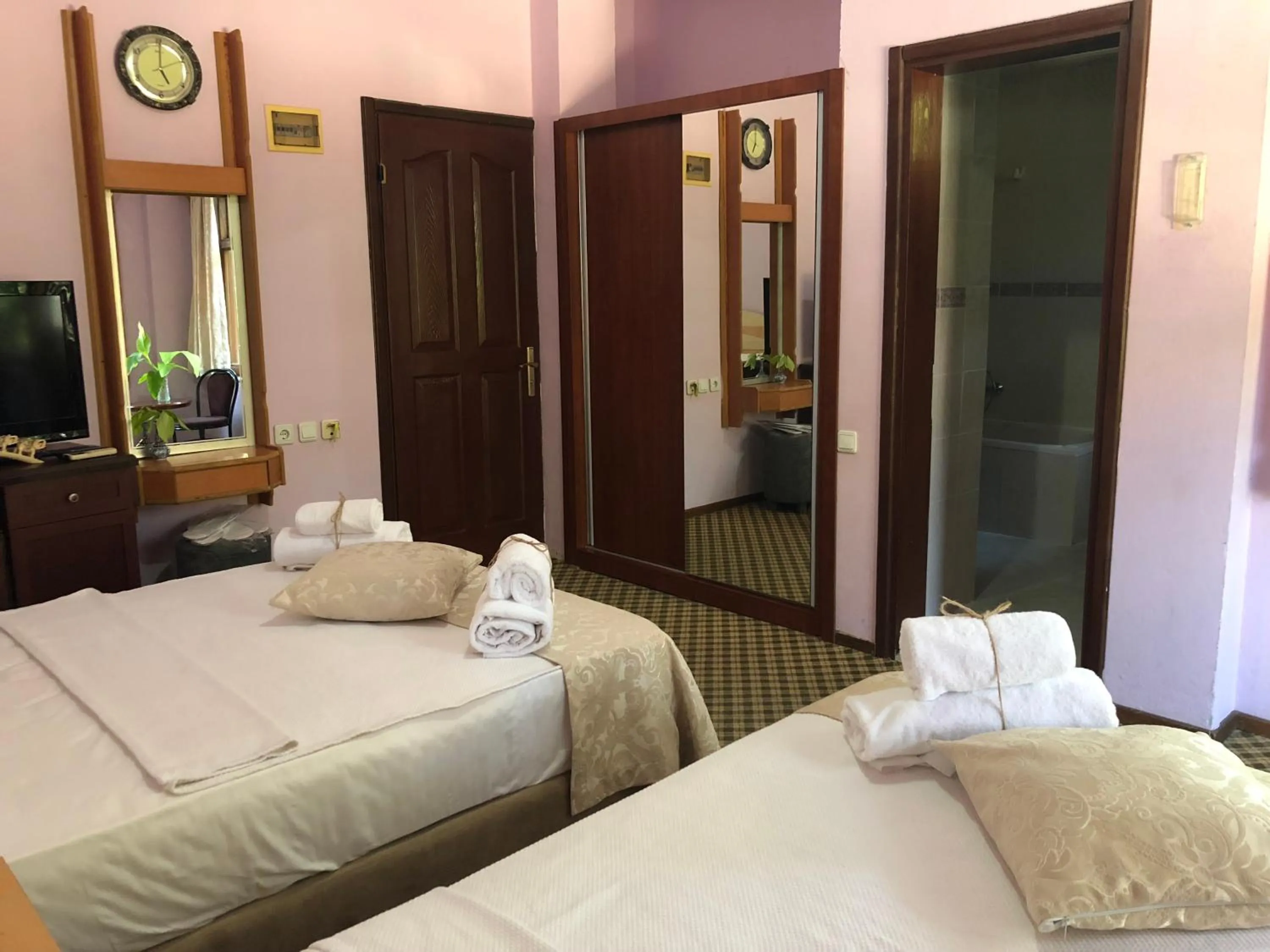 Bedroom in Hotel Karyatit Kaleici