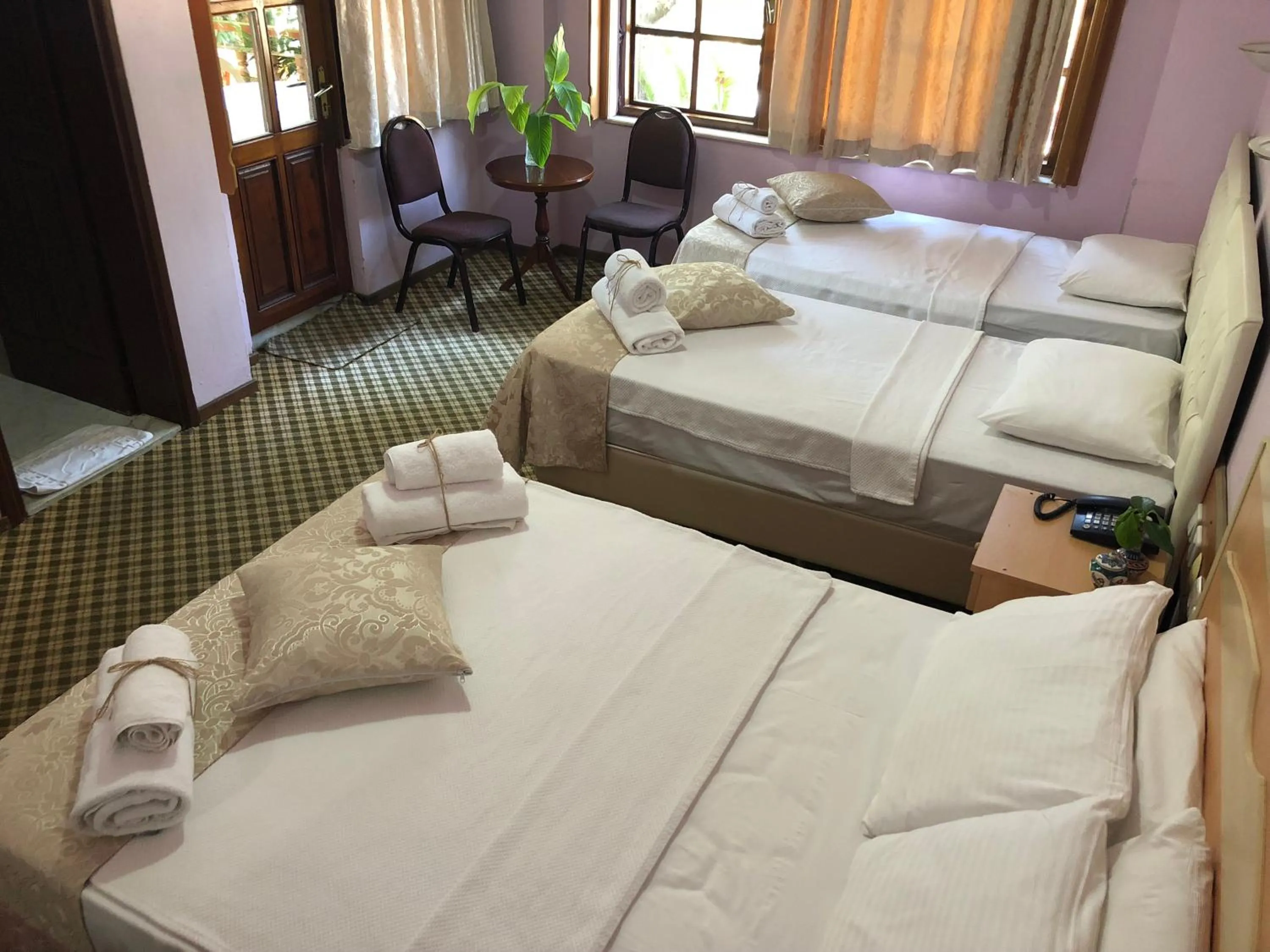 Shower in Hotel Karyatit Kaleici