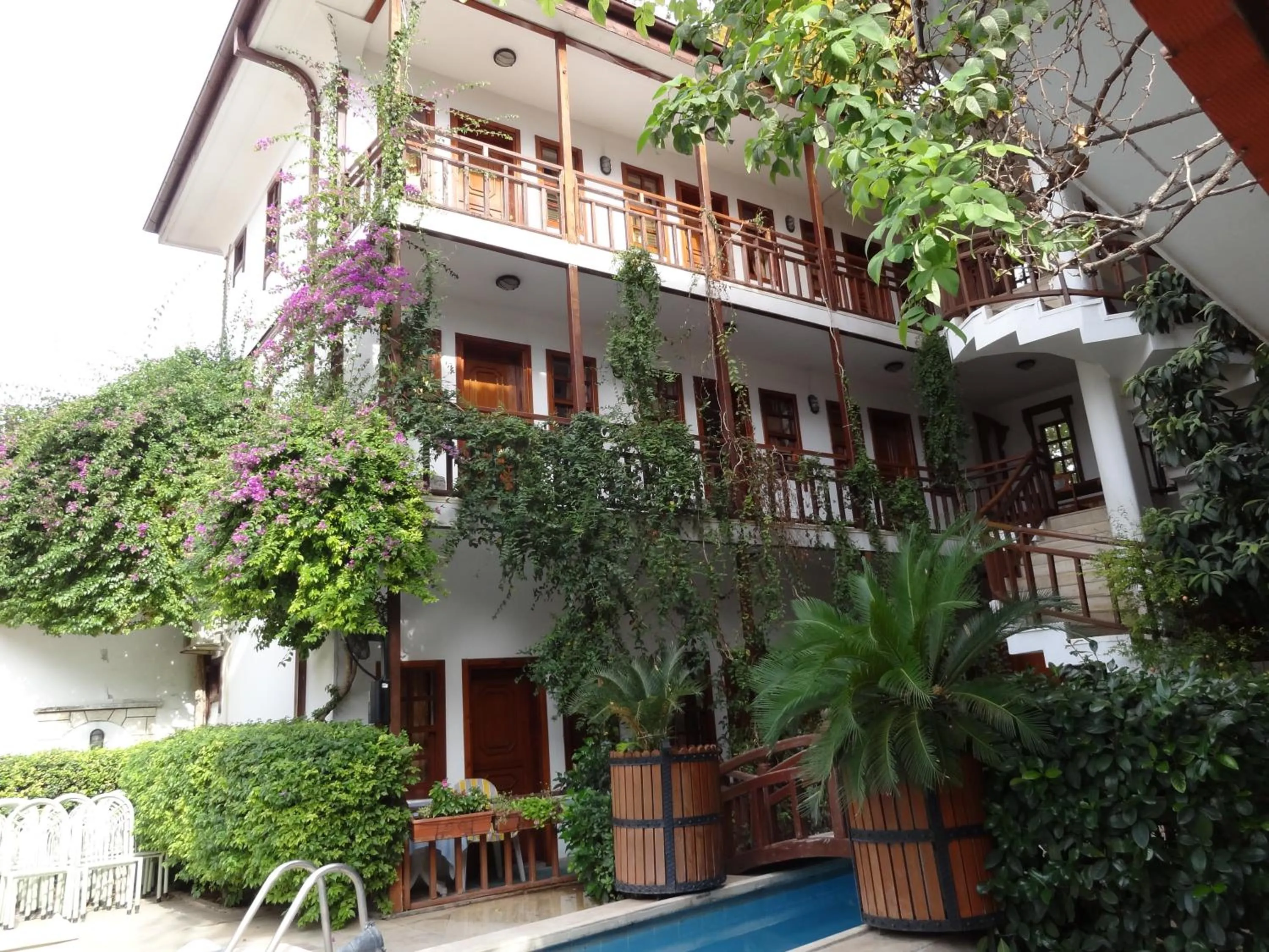 Area and facilities in Hotel Karyatit Kaleici