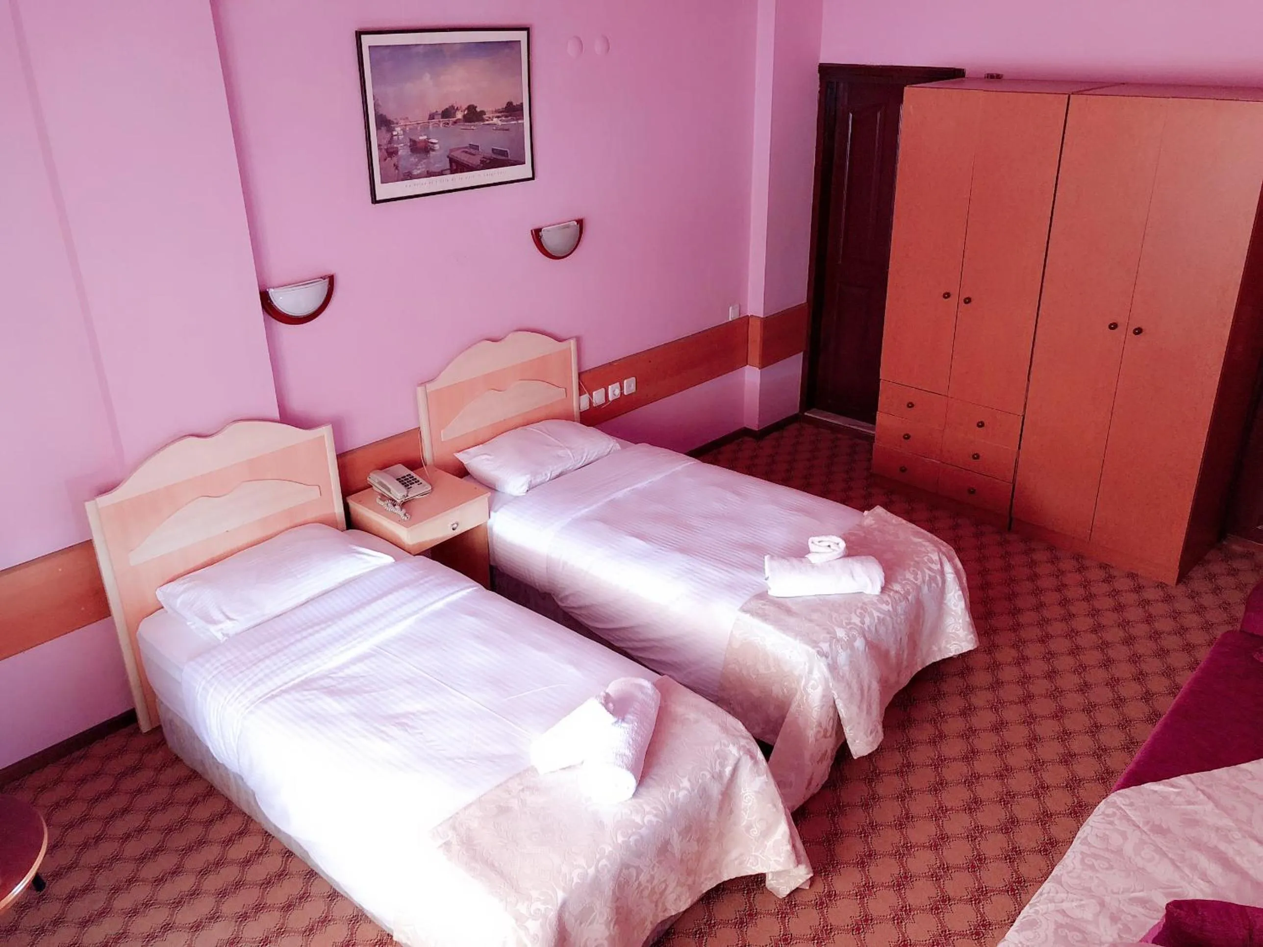 Shower in Hotel Karyatit Kaleici