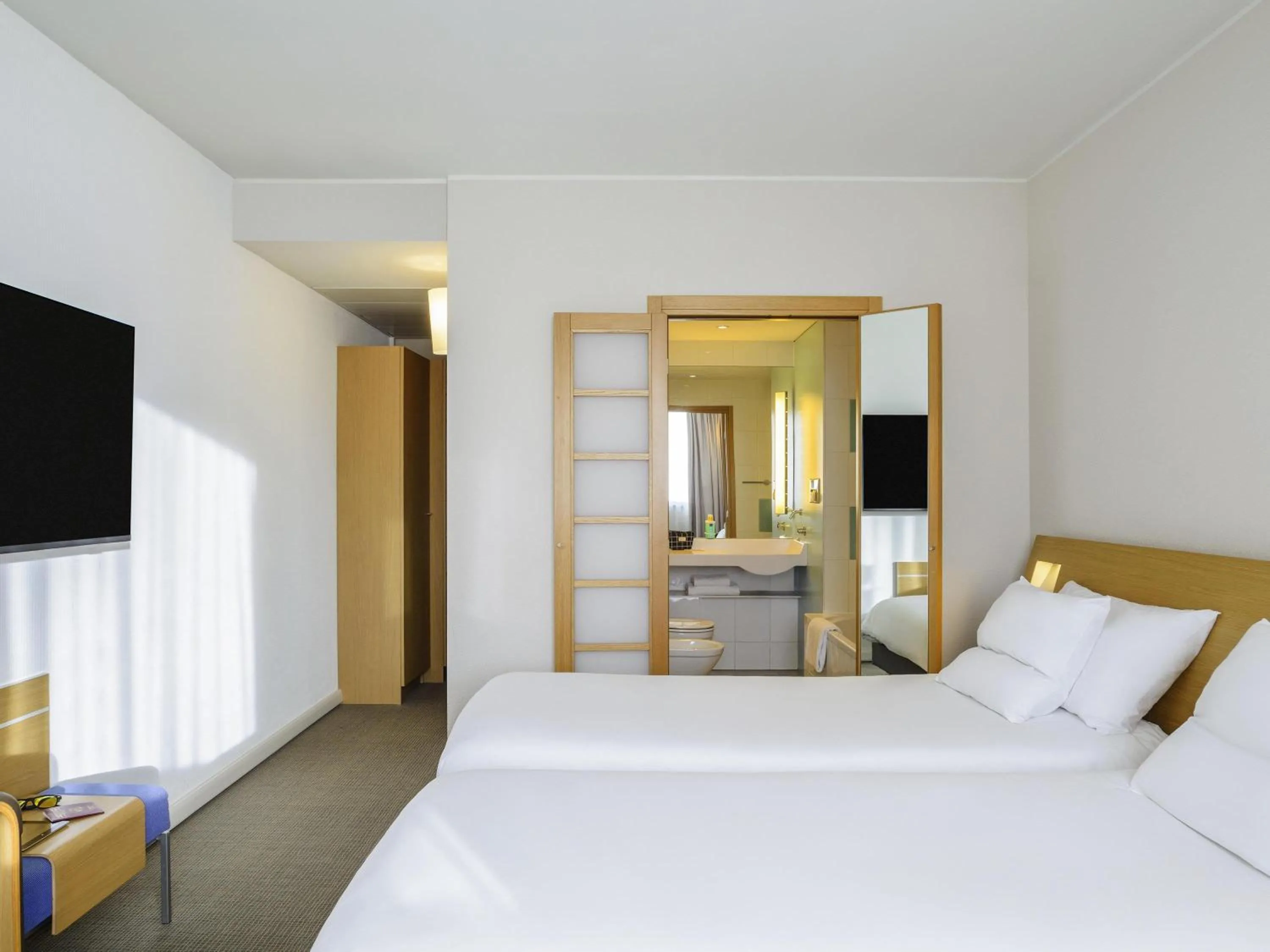 Bedroom, Bed in Novotel Milano Malpensa Aeroporto