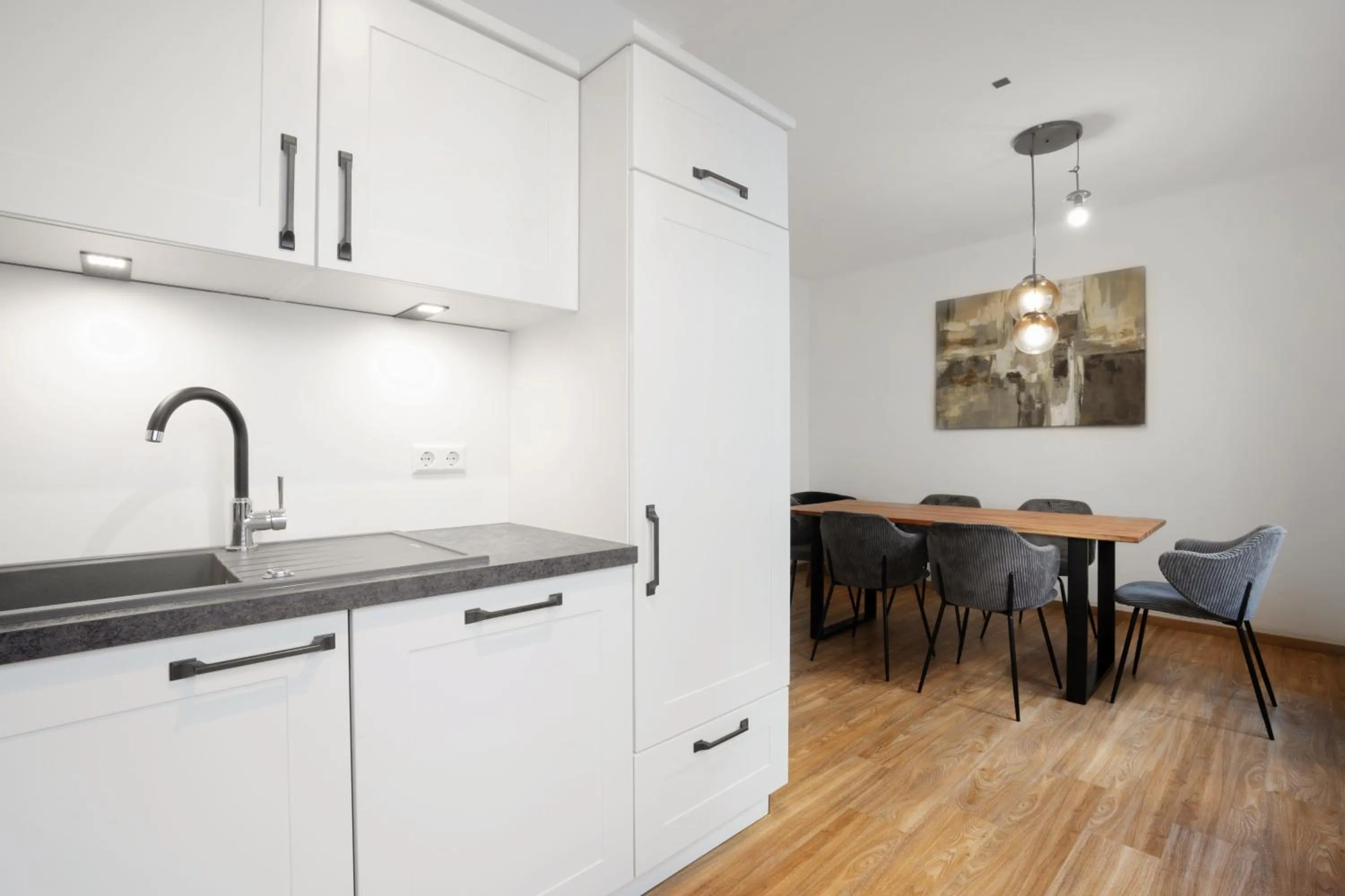 Kitchen or kitchenette in easy-flat Hauptplatz - City Center Apartments with a Kitchen