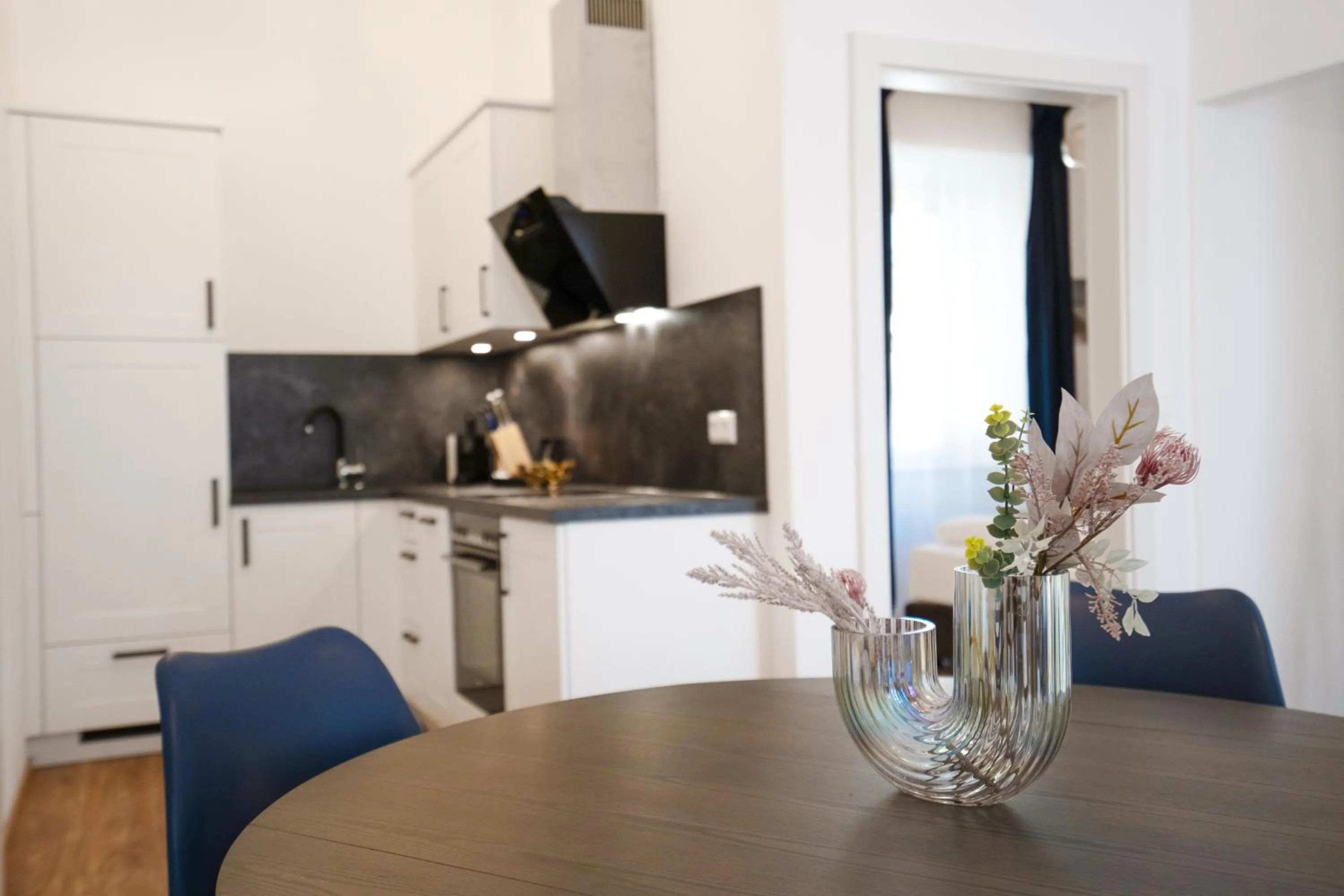 Kitchen or kitchenette in easy-flat Hauptplatz - City Center Apartments with a Kitchen