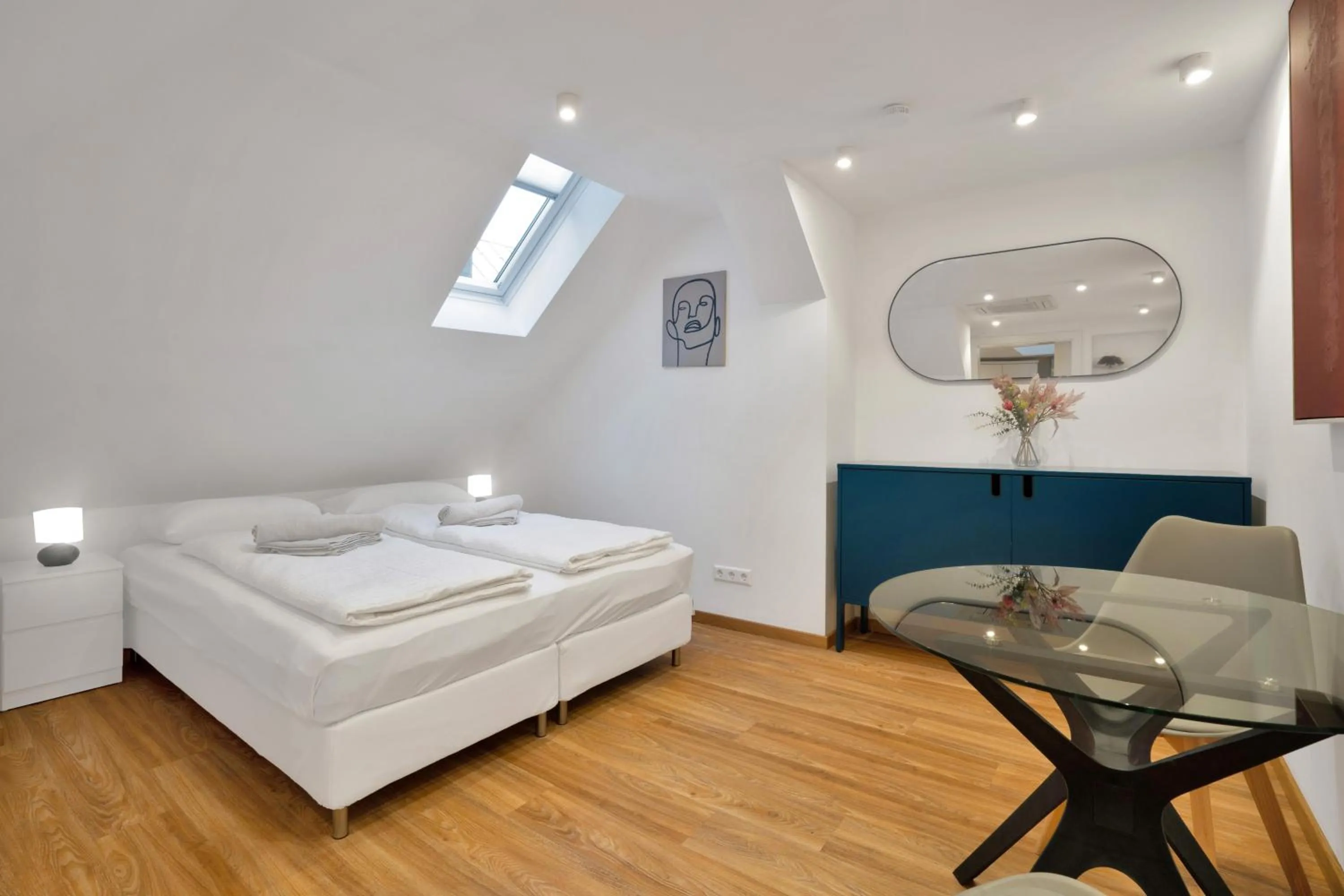 Seating area, Bed in easy-flat Hauptplatz - City Center Apartments with a Kitchen