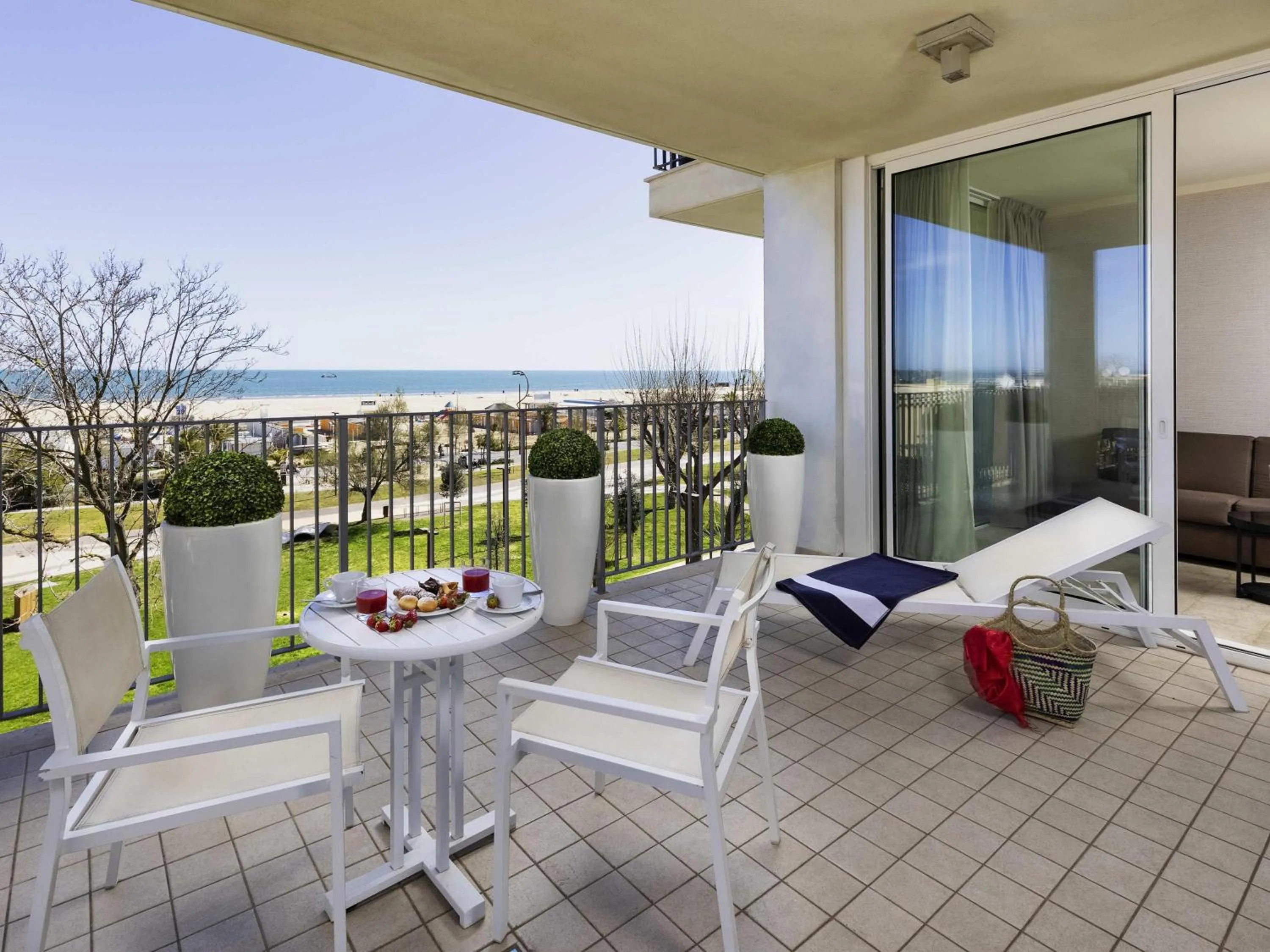 Property building in Mercure Rimini Lungomare