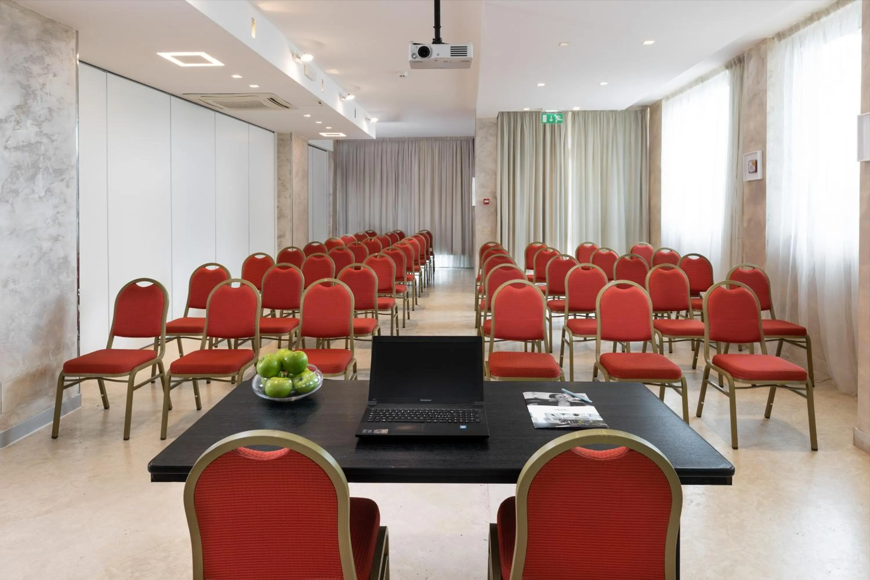 Meeting/conference room in Mercure Rimini Lungomare