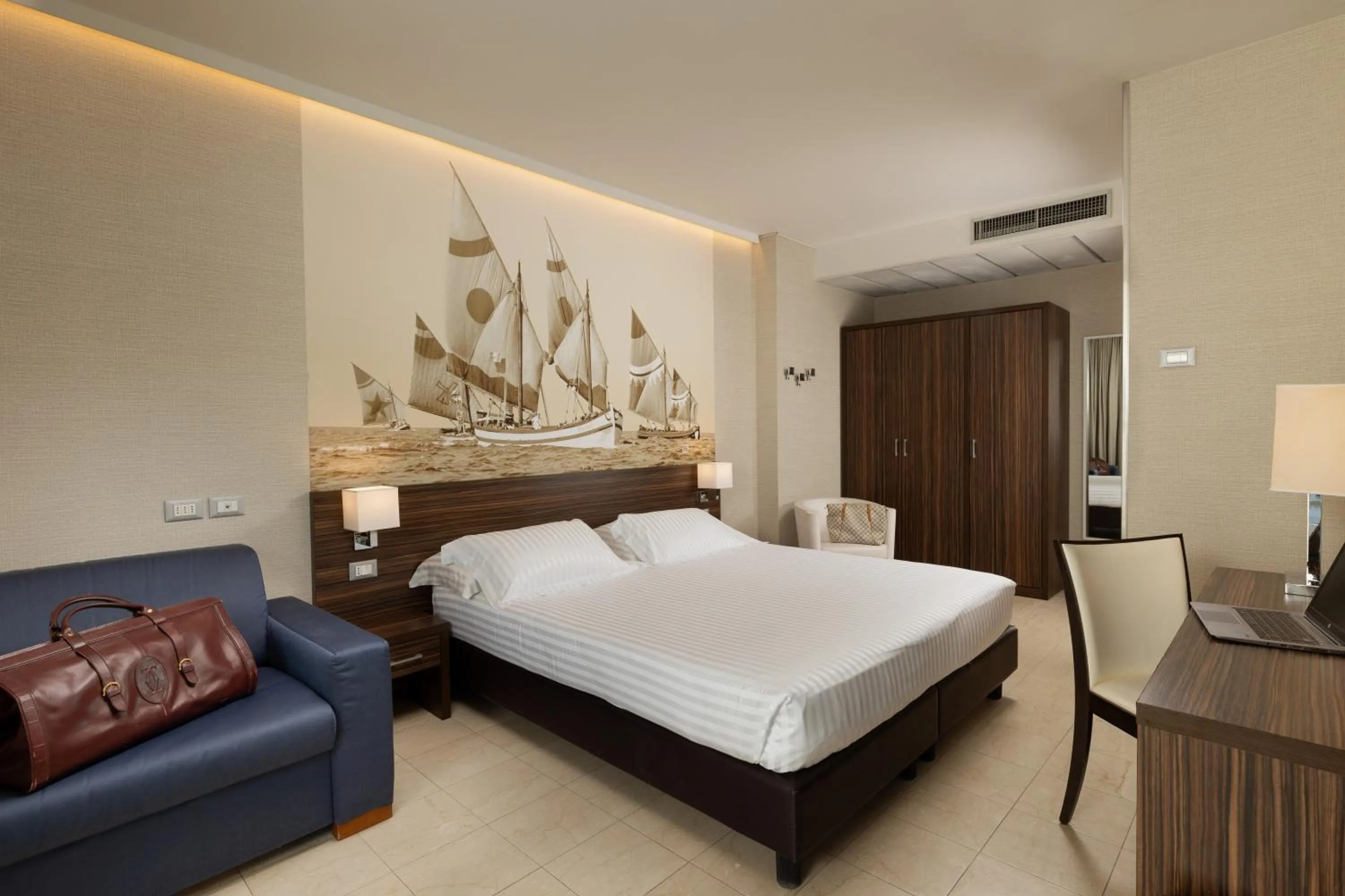 Bed in Mercure Rimini Lungomare