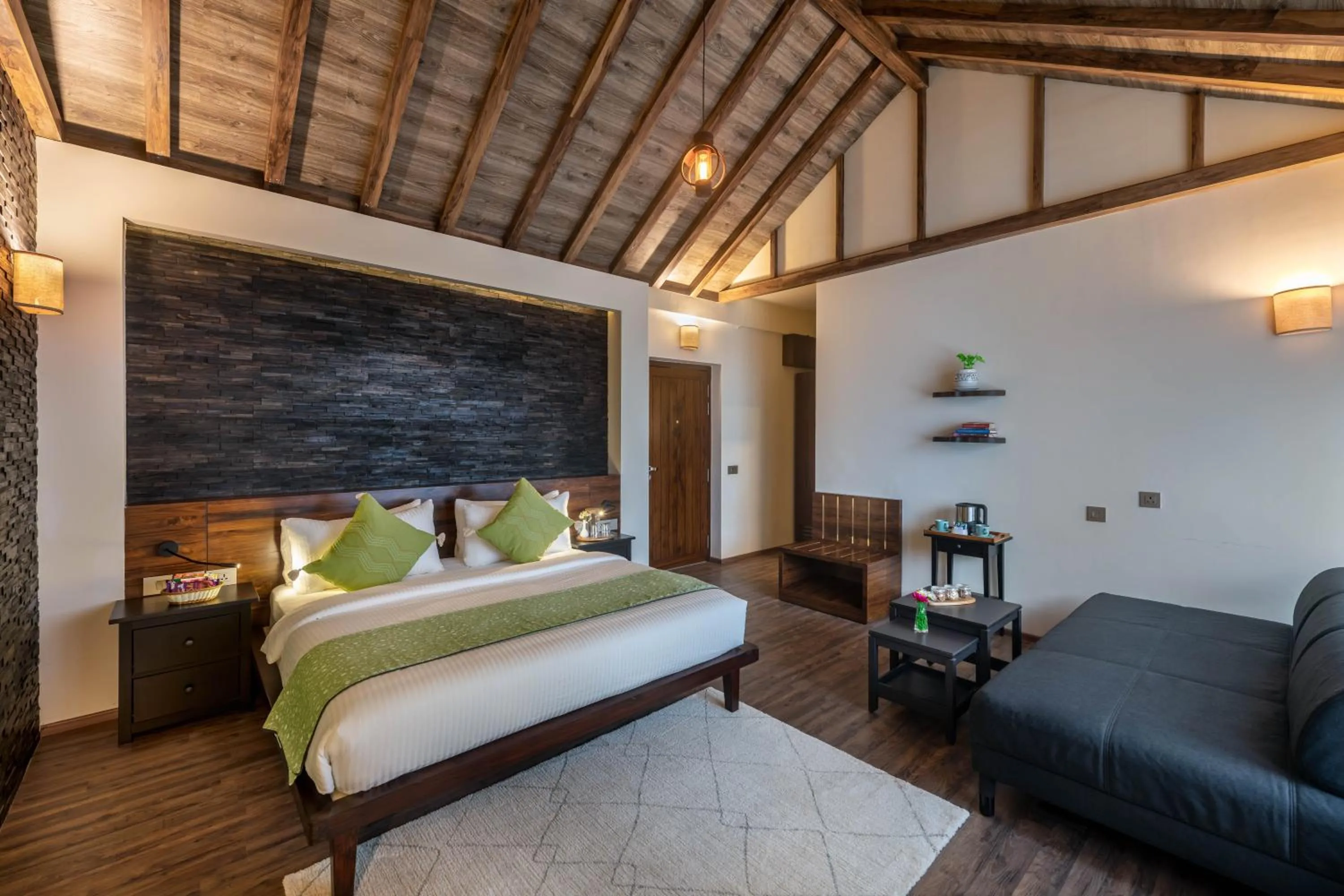 Photo of the whole room, Bed in Hotel Eagles Nest