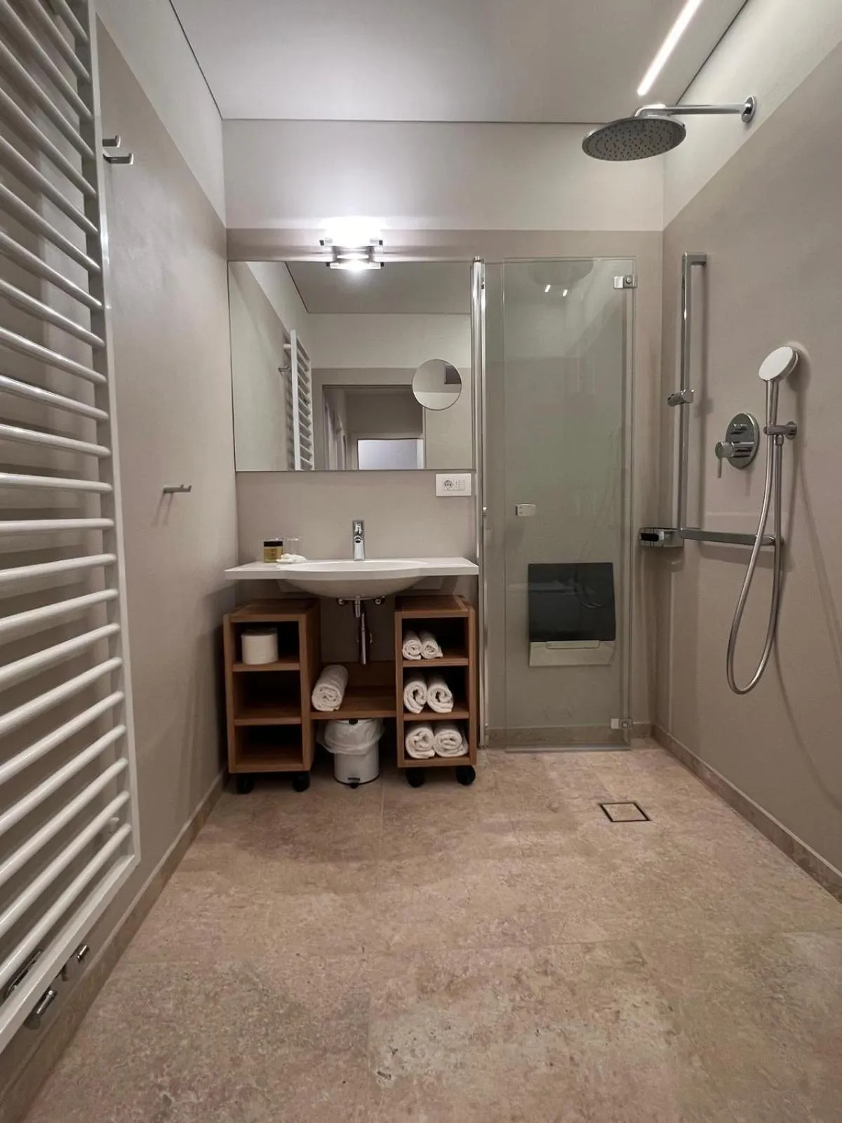 Bathroom in Hotel Gartenresidence Zea Curtis