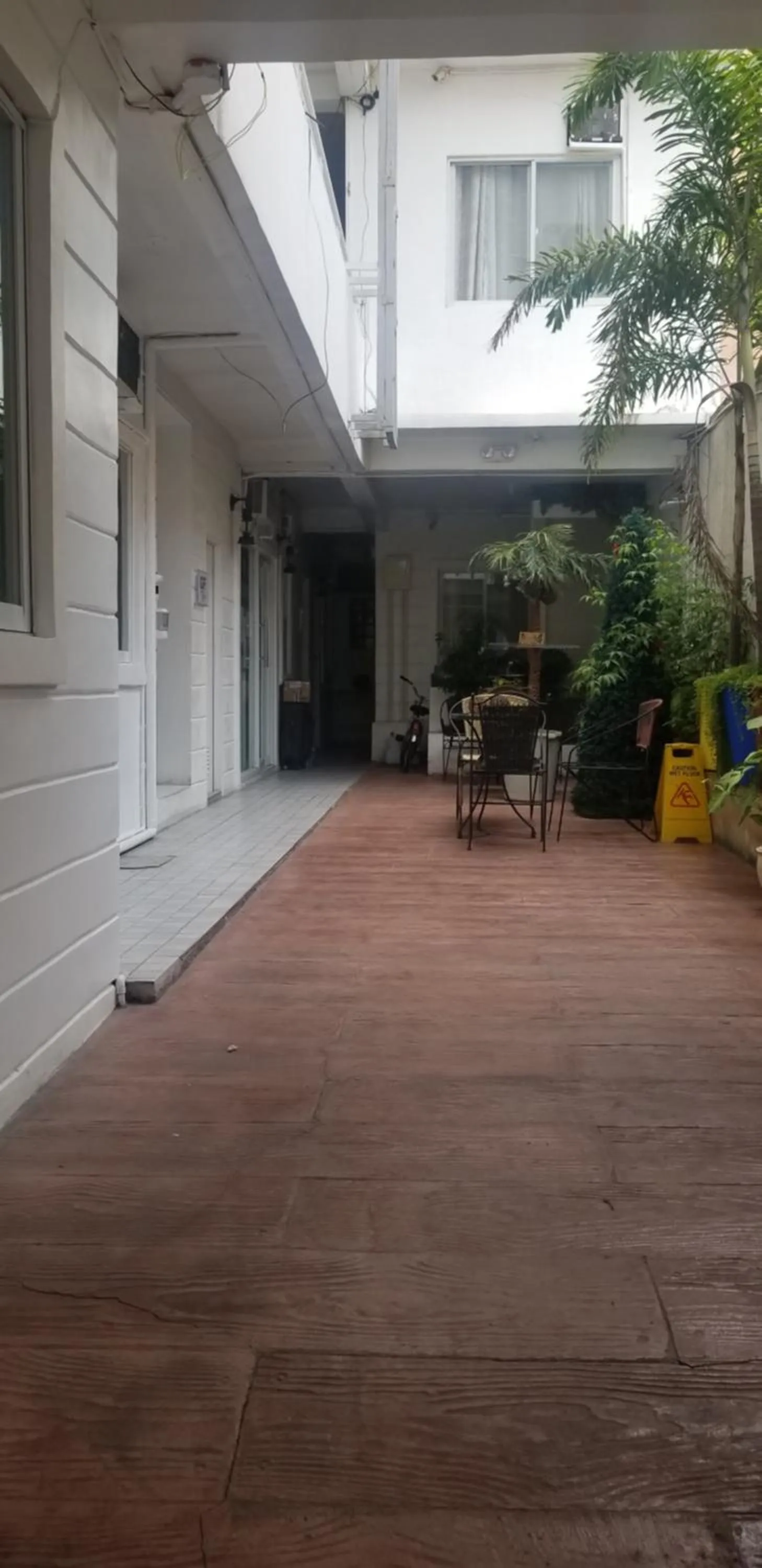 Property building in Innsite Room Rentals