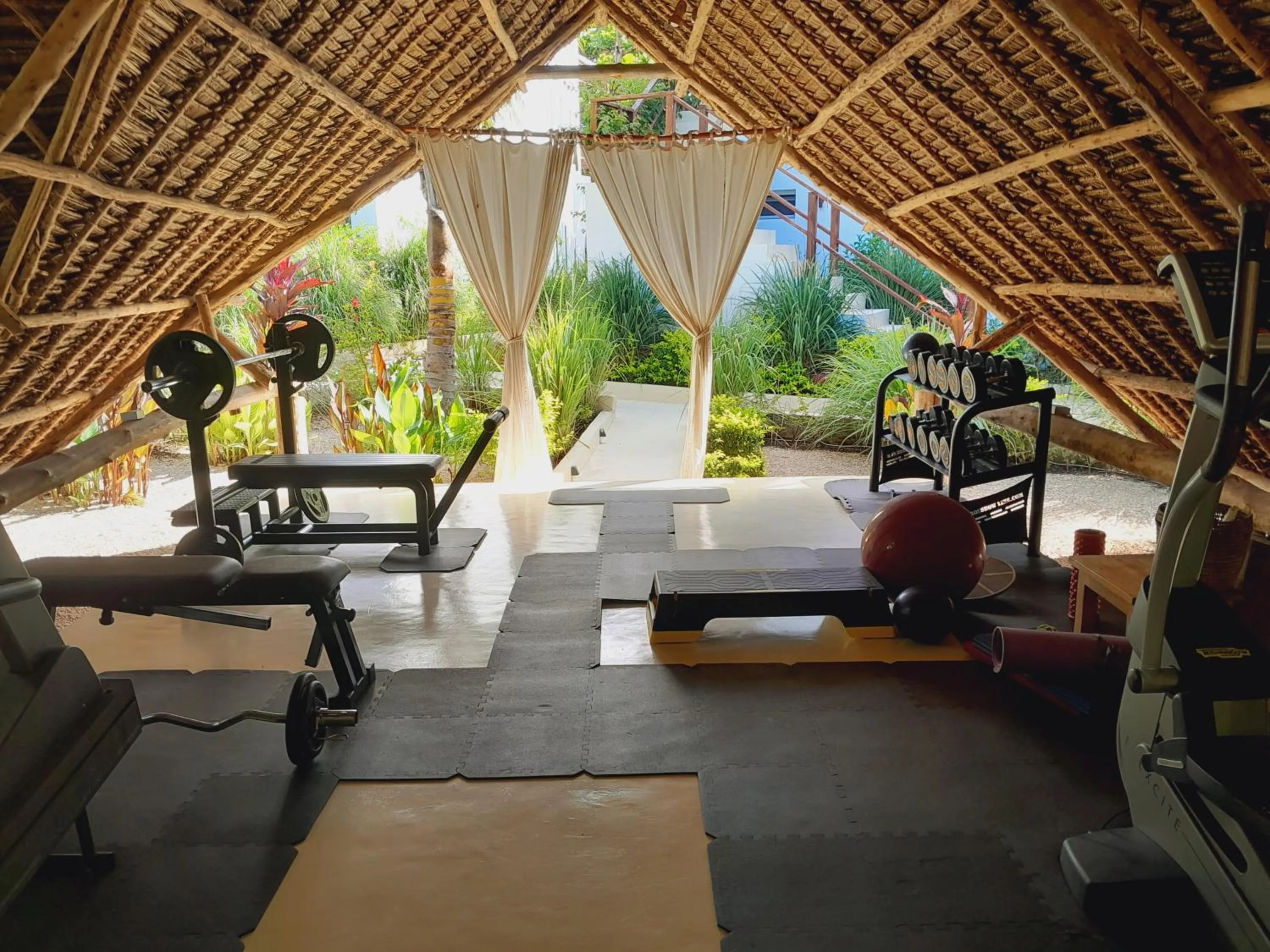 Fitness centre/facilities in Alma Boutique Hotel