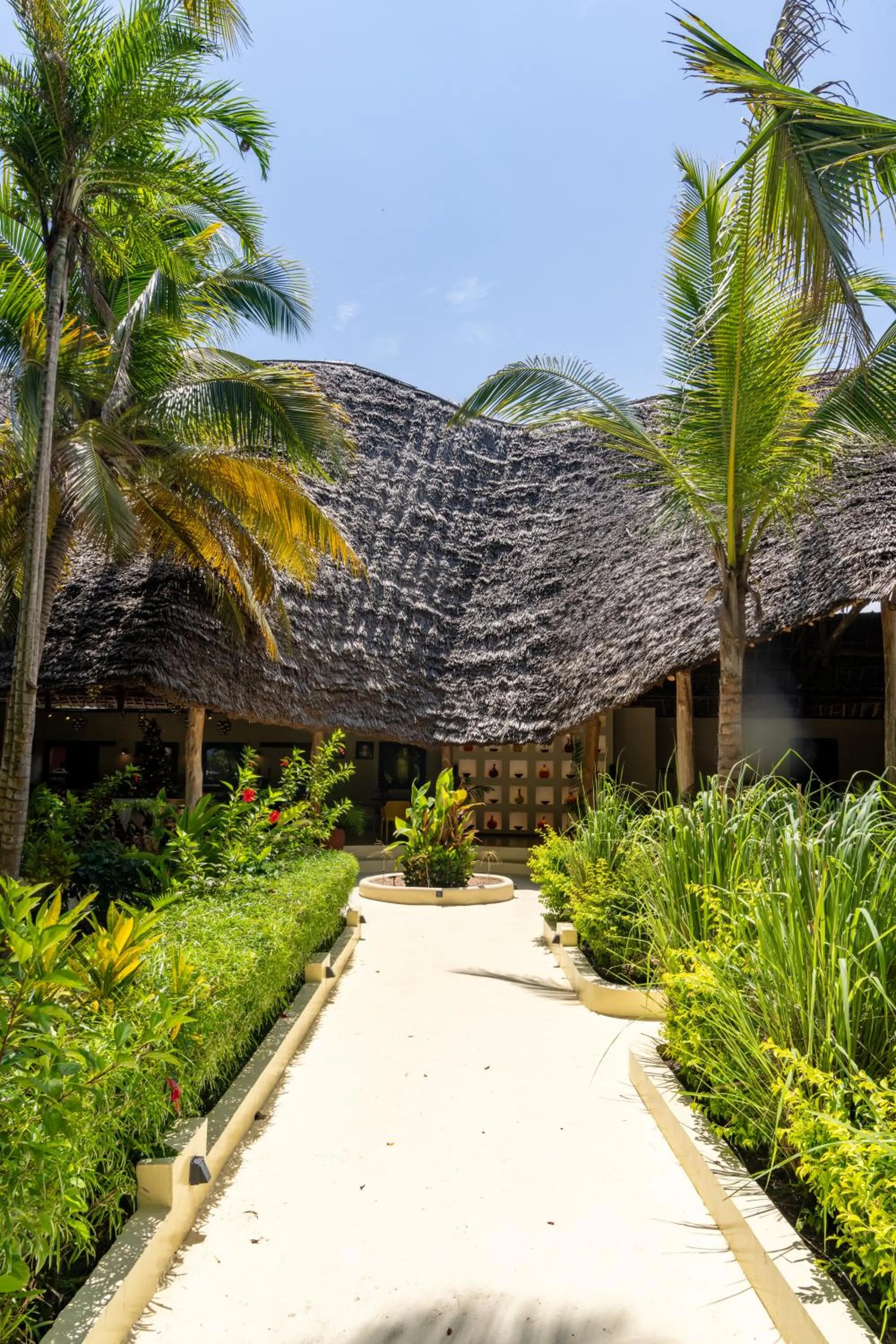 Restaurant/places to eat in Alma Boutique Hotel