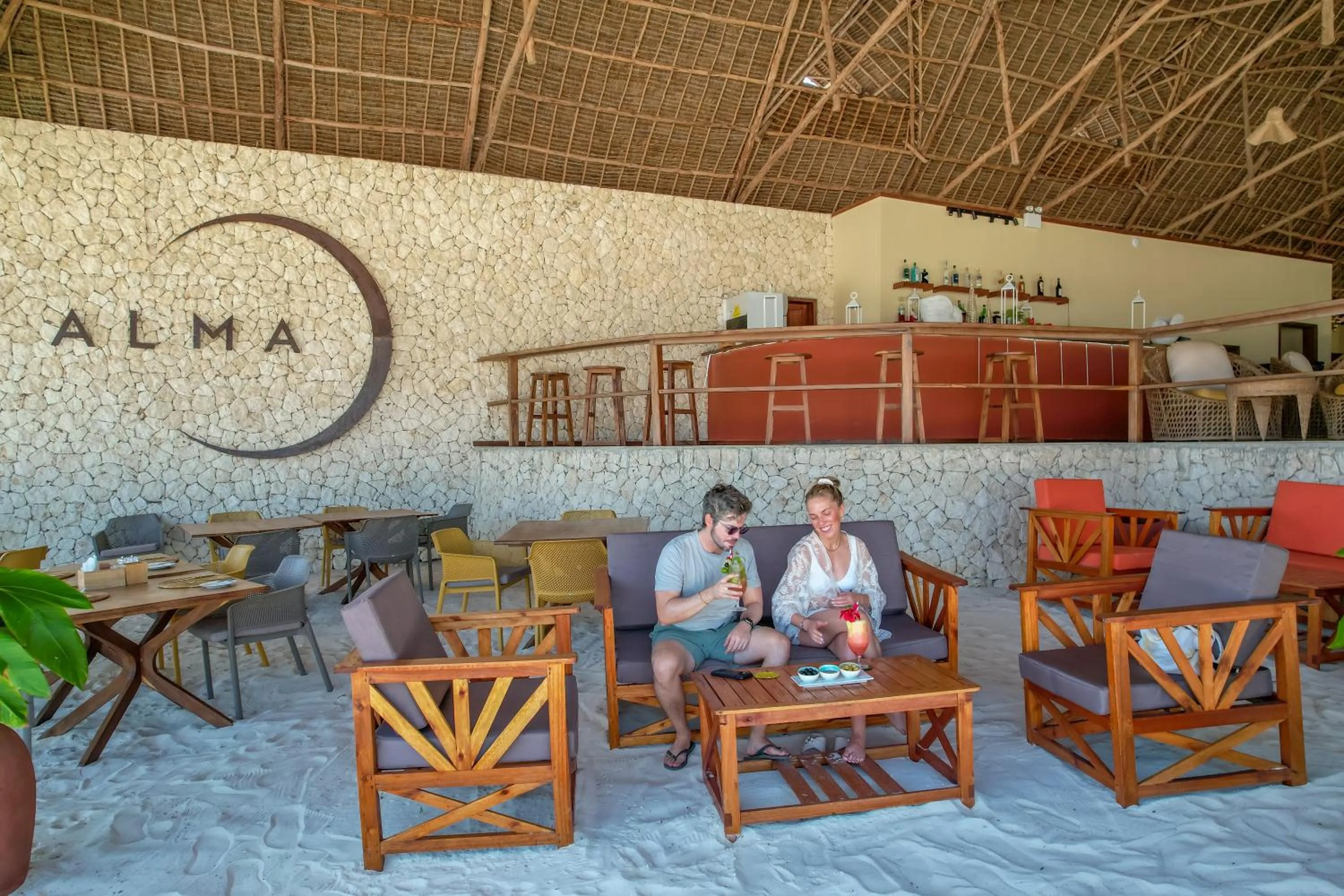 Restaurant/places to eat in Alma Boutique Hotel