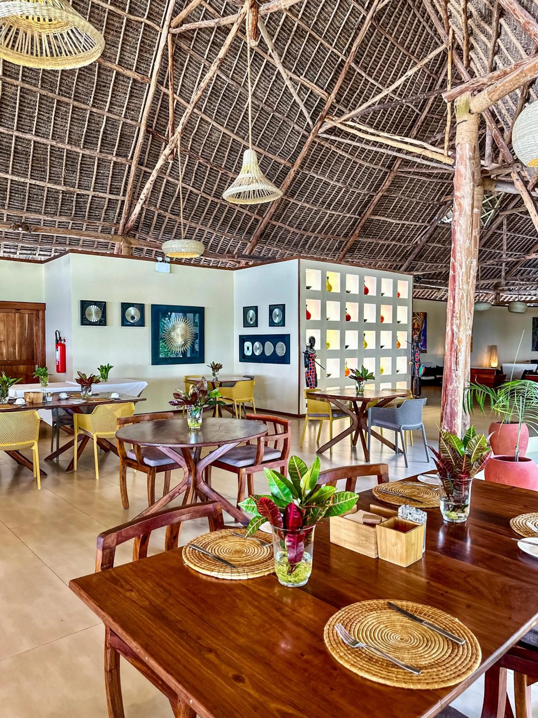 Restaurant/places to eat in Alma Boutique Hotel