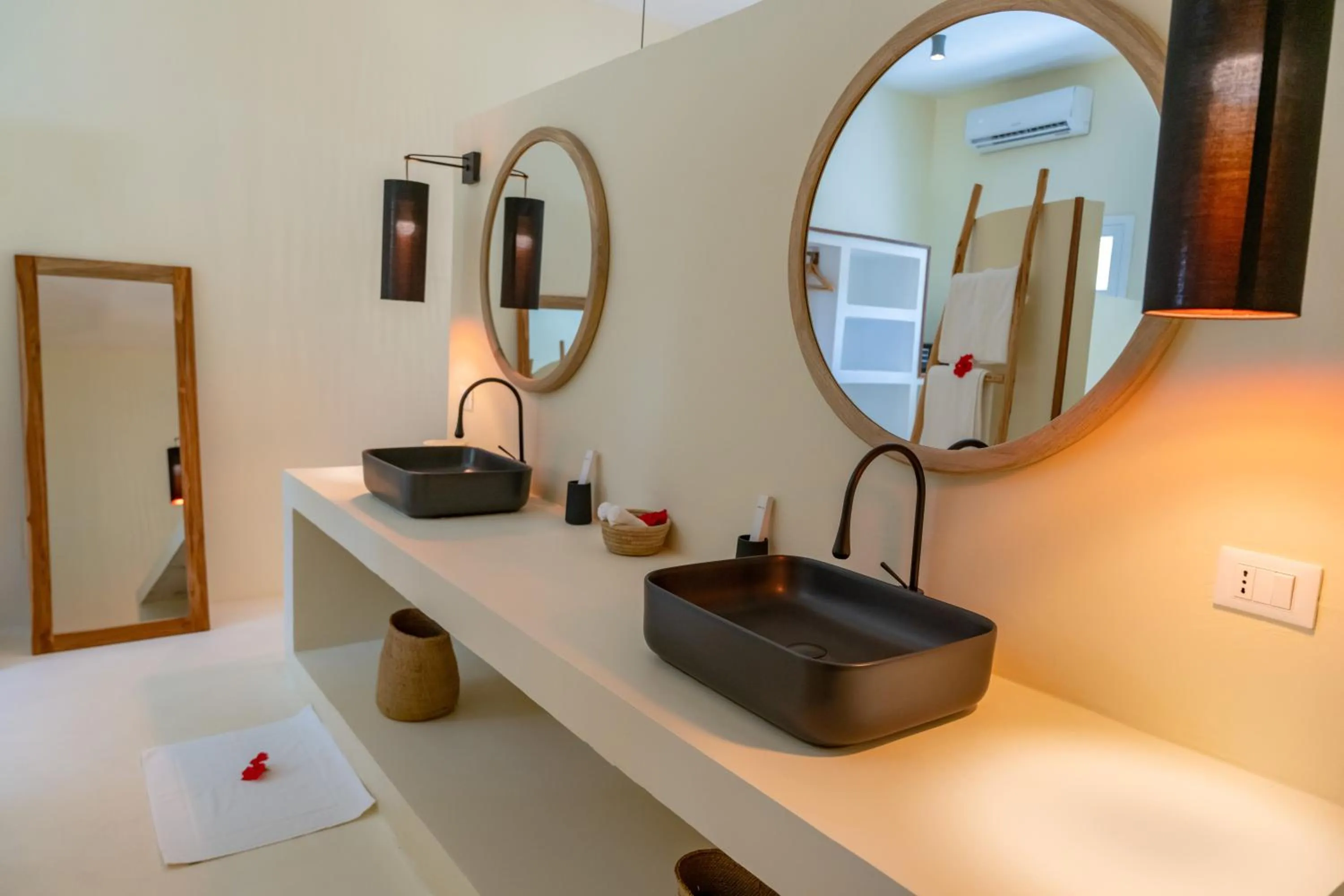 Bathroom in Alma Boutique Hotel